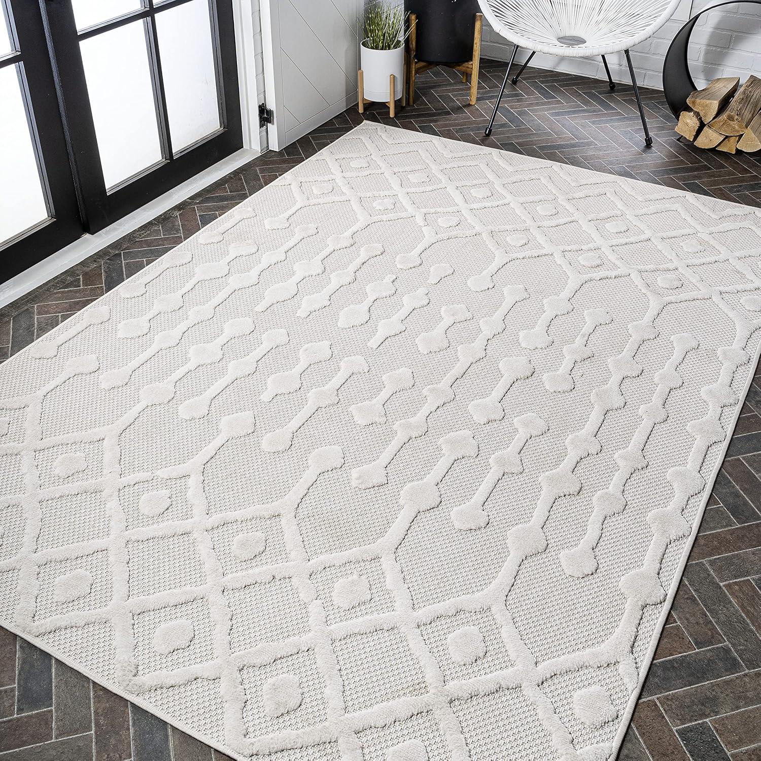 Peralta Moroccan Diamond Indoor/Outdoor Area Rug - JONATHAN Y