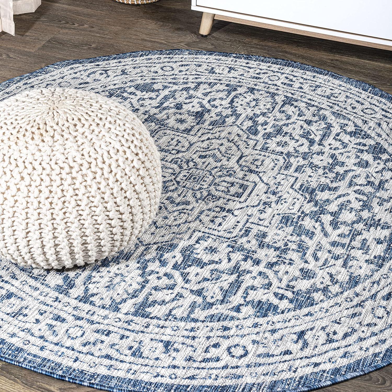 Sinjuri Medallion Textured Weave Indoor/Outdoor Area Rug - JONATHAN Y