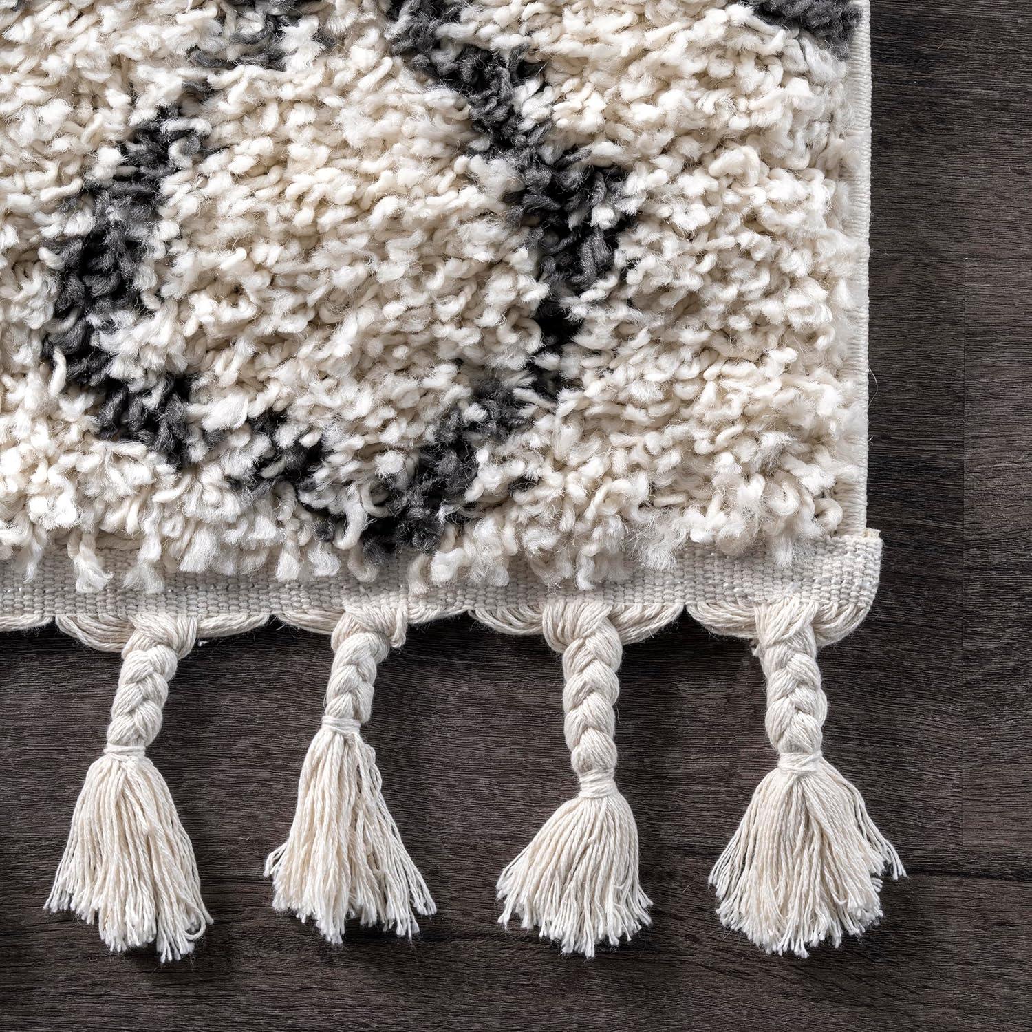 Nuloom Nieves Moroccan 3x5 Accent Indoor Area Rug for Living Room Bedroom Dining Room Entryway, Off White/Dark Grey