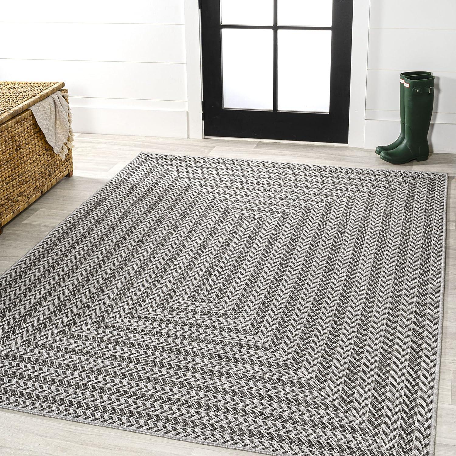 Chevron Modern Concentric Squares Indoor/Outdoor Area Rug - JONATHAN Y