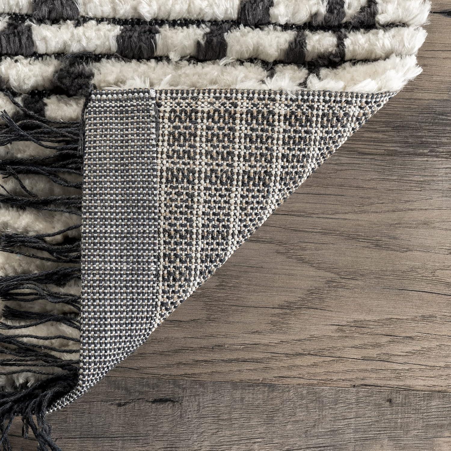 nuLOOM Jaycee Abstract Soft Shaggy Textured Fringe Area Rug, 5' 3" x 7' 6", Beige