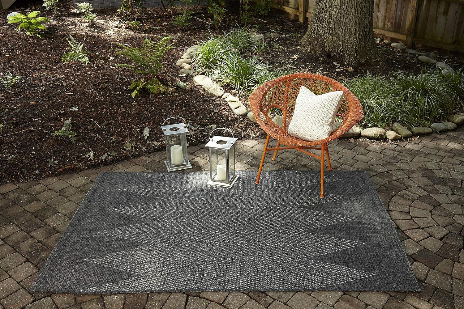 2'x3' Zig Zag Loomed Accent Rug Charcoal - Momeni: Contemporary Indoor/Outdoor Low Pile Area Rug, Machine Made