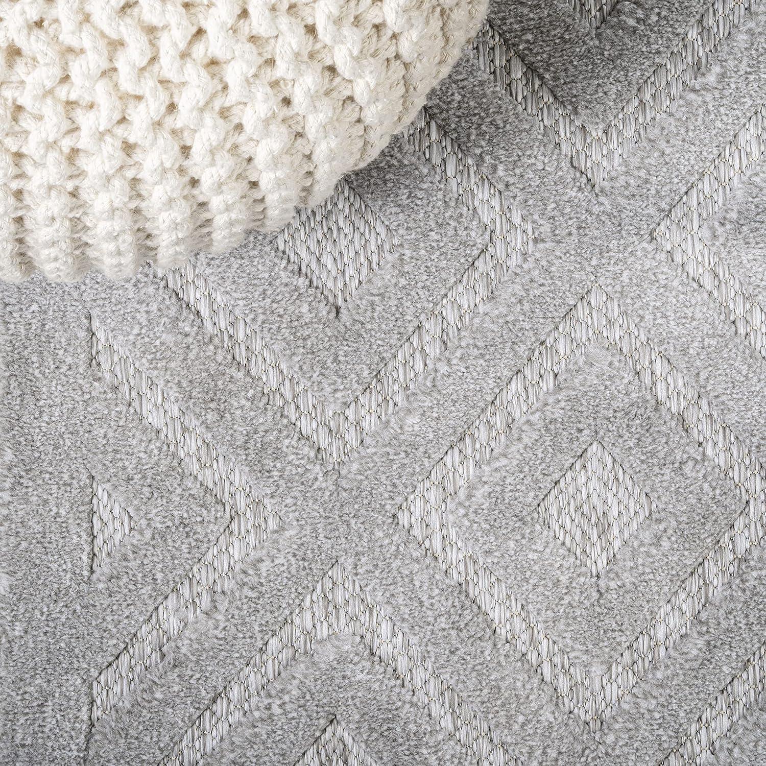 5' x 5' Portmany Neutral Diamond Trellis Indoor/Outdoor Area Rug, Light Gray - JONATHAN Y