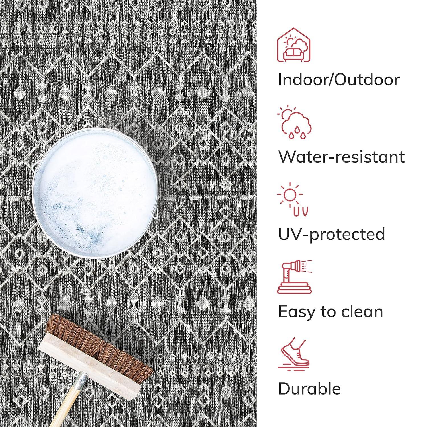 Well Woven Nors Dark Grey Indoor/Outdoor Flat Weave Pile Nordic Lattice Pattern Area Rug (5'3" x 7'3")