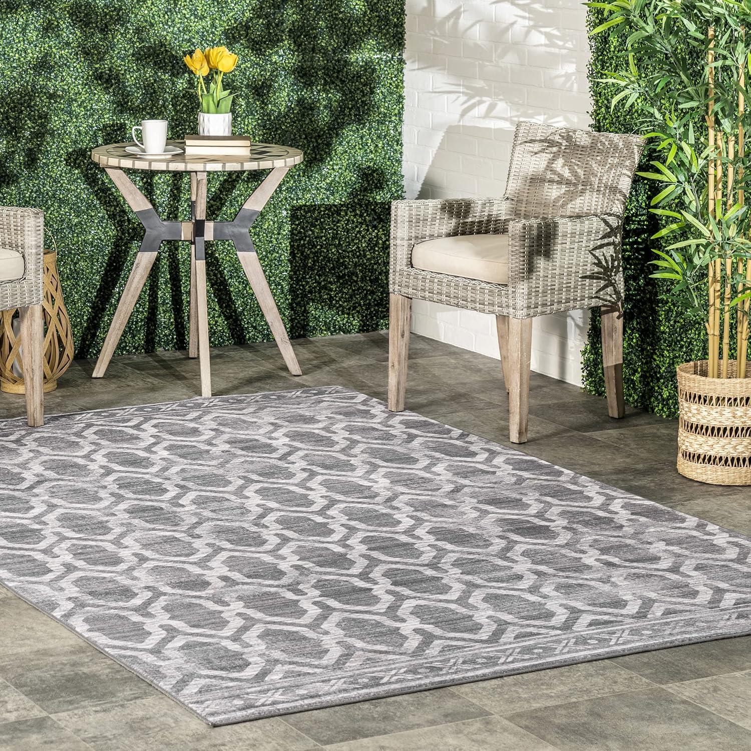 GeoSynth Easy-Care 5'x8' Gray Geometric Synthetic Area Rug