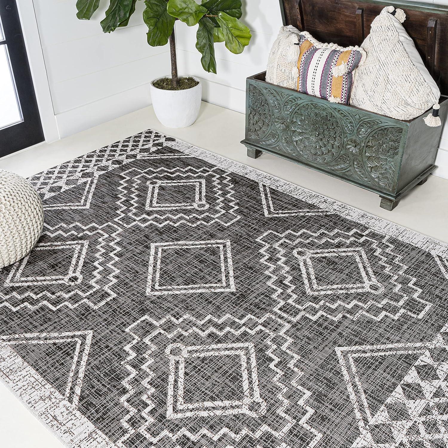 Marokko Diamond  Medallion Indoor/Outdoor Area Rug - JONATHAN Y