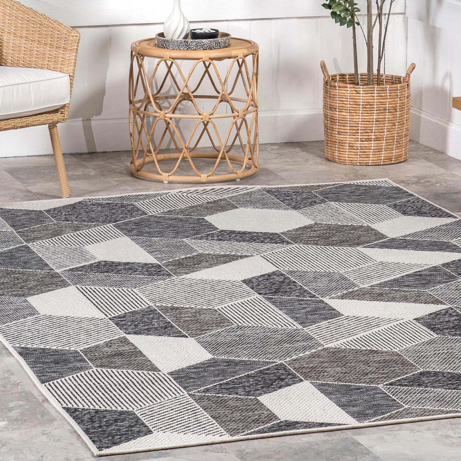 Nuloom Imogene Geometric Indoor/Outdoor Area Rug