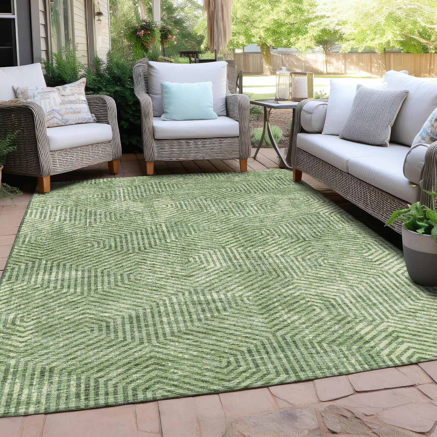 Green Geometric Machine-Washable Indoor/Outdoor Rug 2'6" x 3'10"