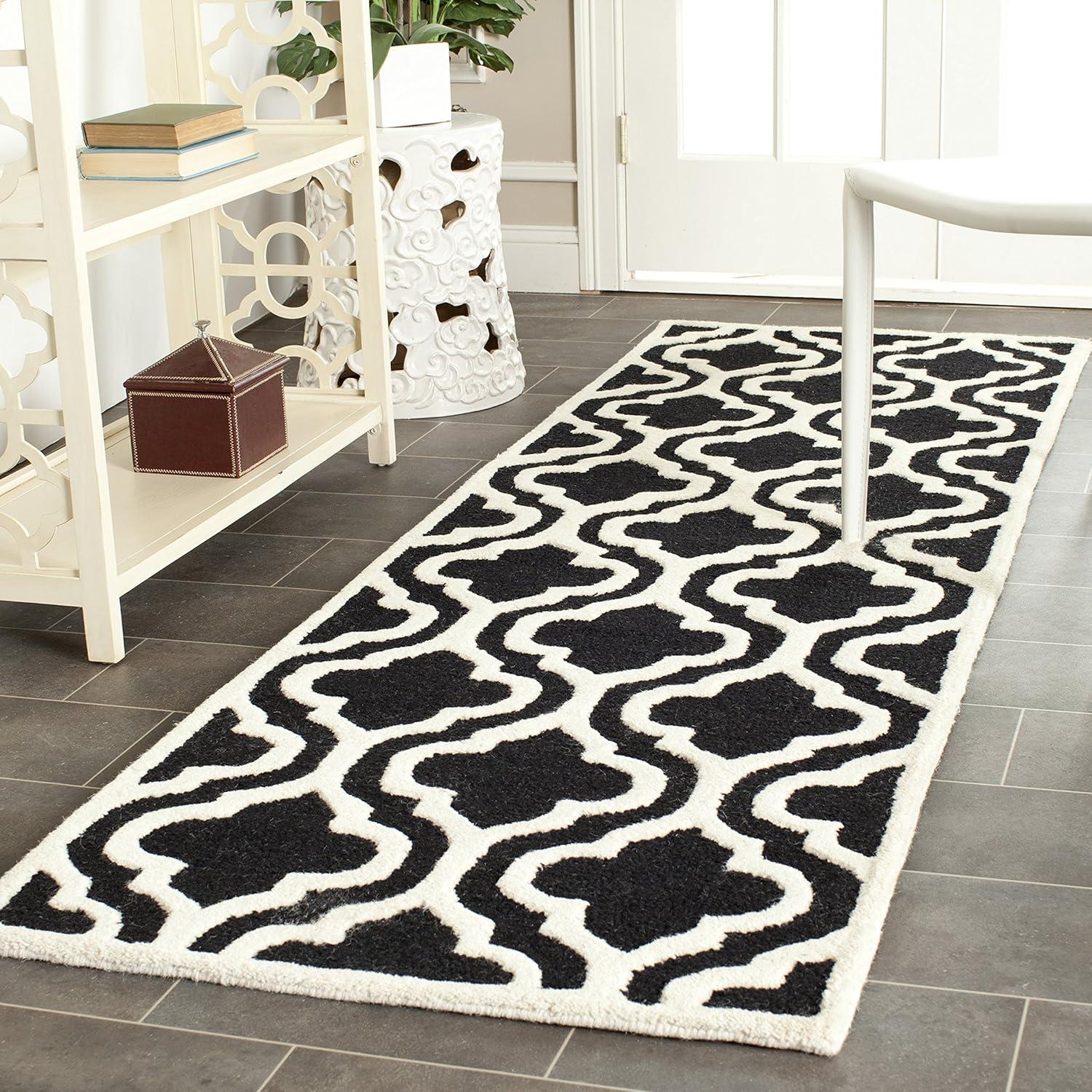 Cambridge CAM132 Tufted Indoor Runner Rug - Black/Ivory - 2'6"x14' - Safavieh