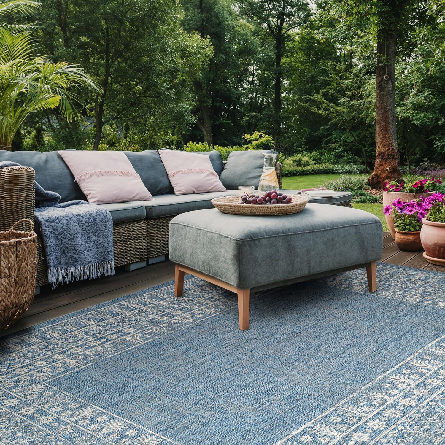 SAFAVIEH Courtyard Jolyon Bordered Indoor/Outdoor Area Rug, Navy/Grey, 11' x 13'