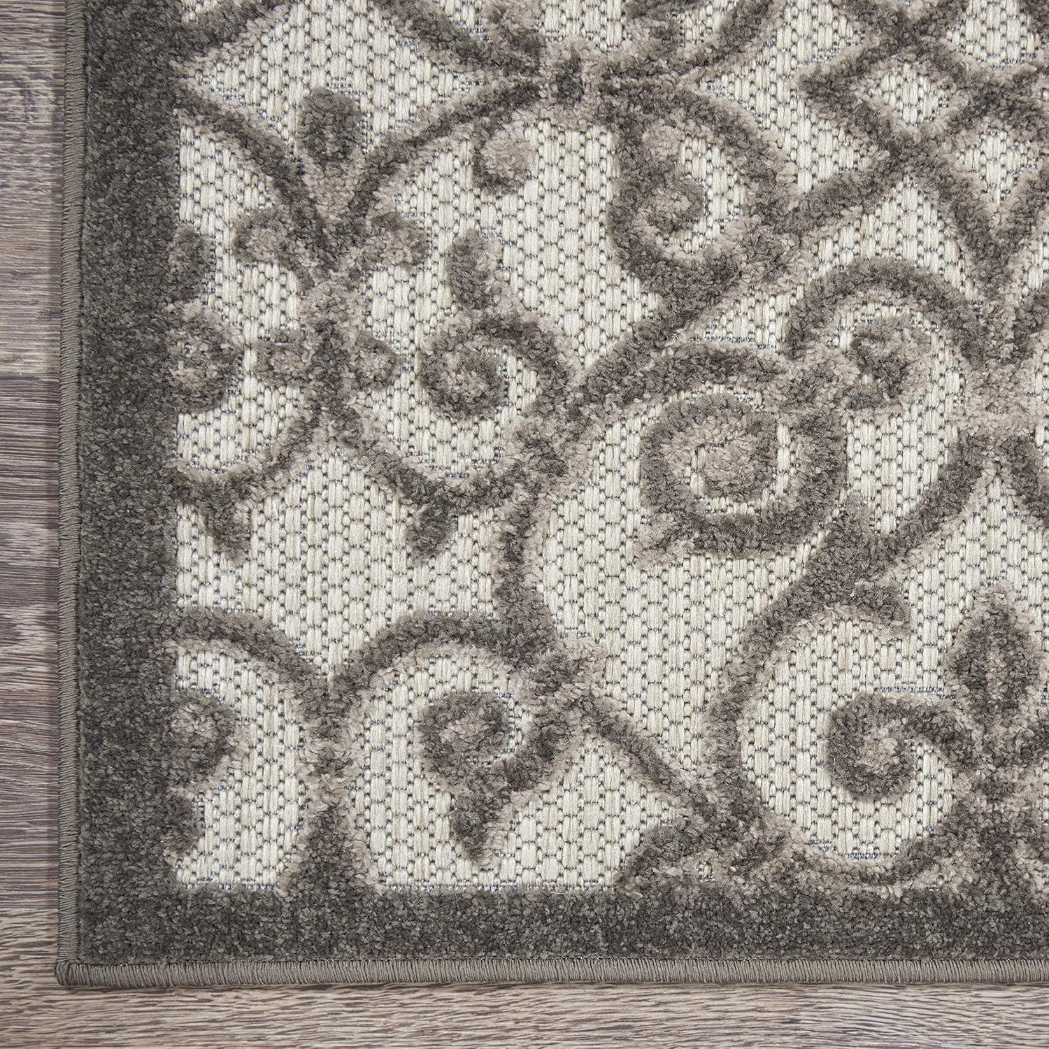 Lark Manor™ Isalia Floral Indoor / Outdoor Rug