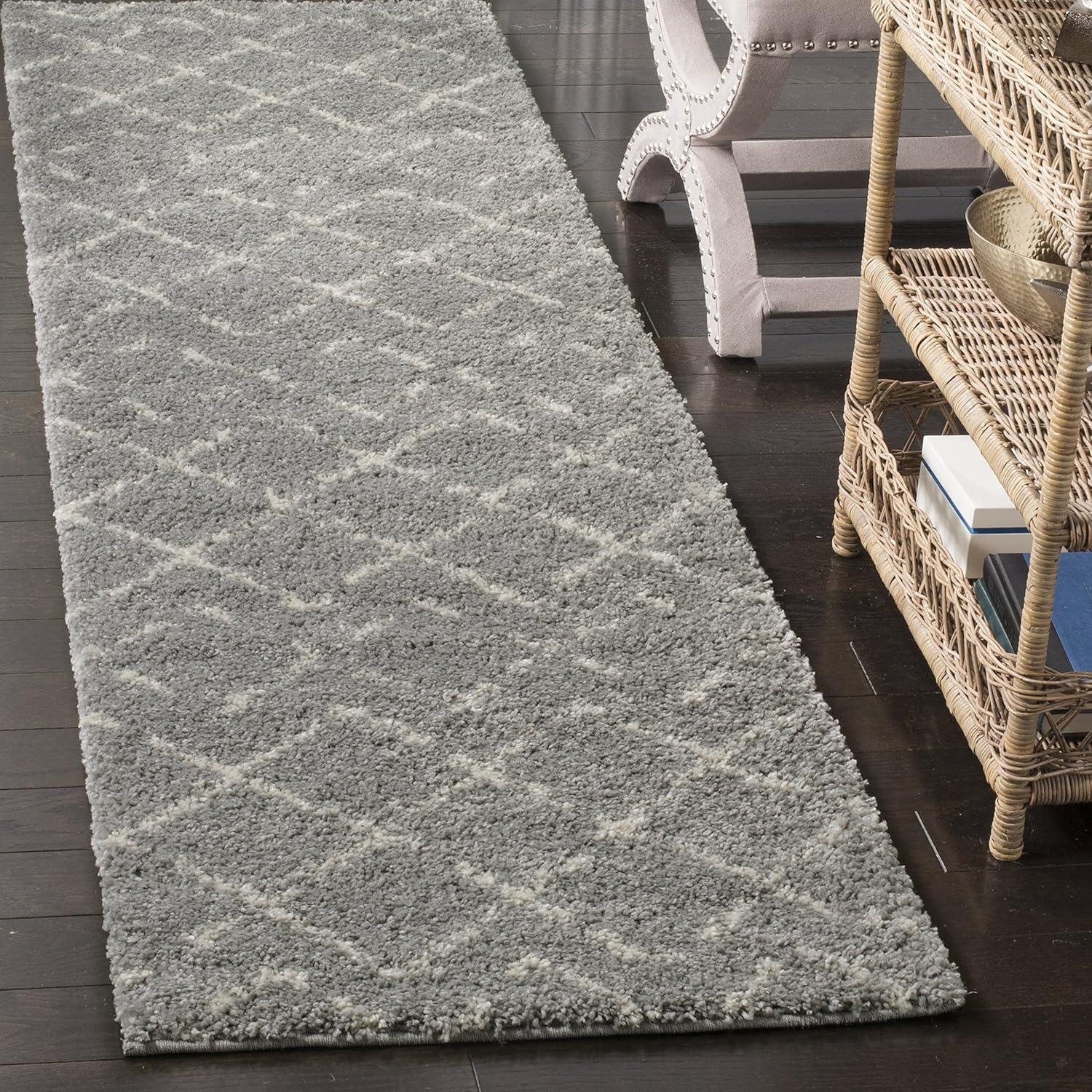 SAFAVIEH Arizona Zarif Geometric Shag Area Rug, Ivory/Beige, 11' x 11' Square