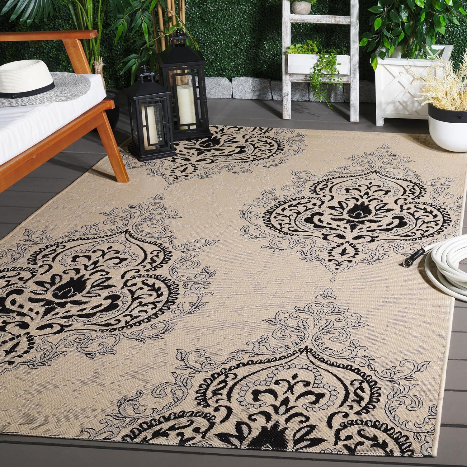 Courtyard CY7926 Power Loomed Indoor/Outdoor Area Rug - Cream/Black - 5'3"x7'7" - Safavieh.