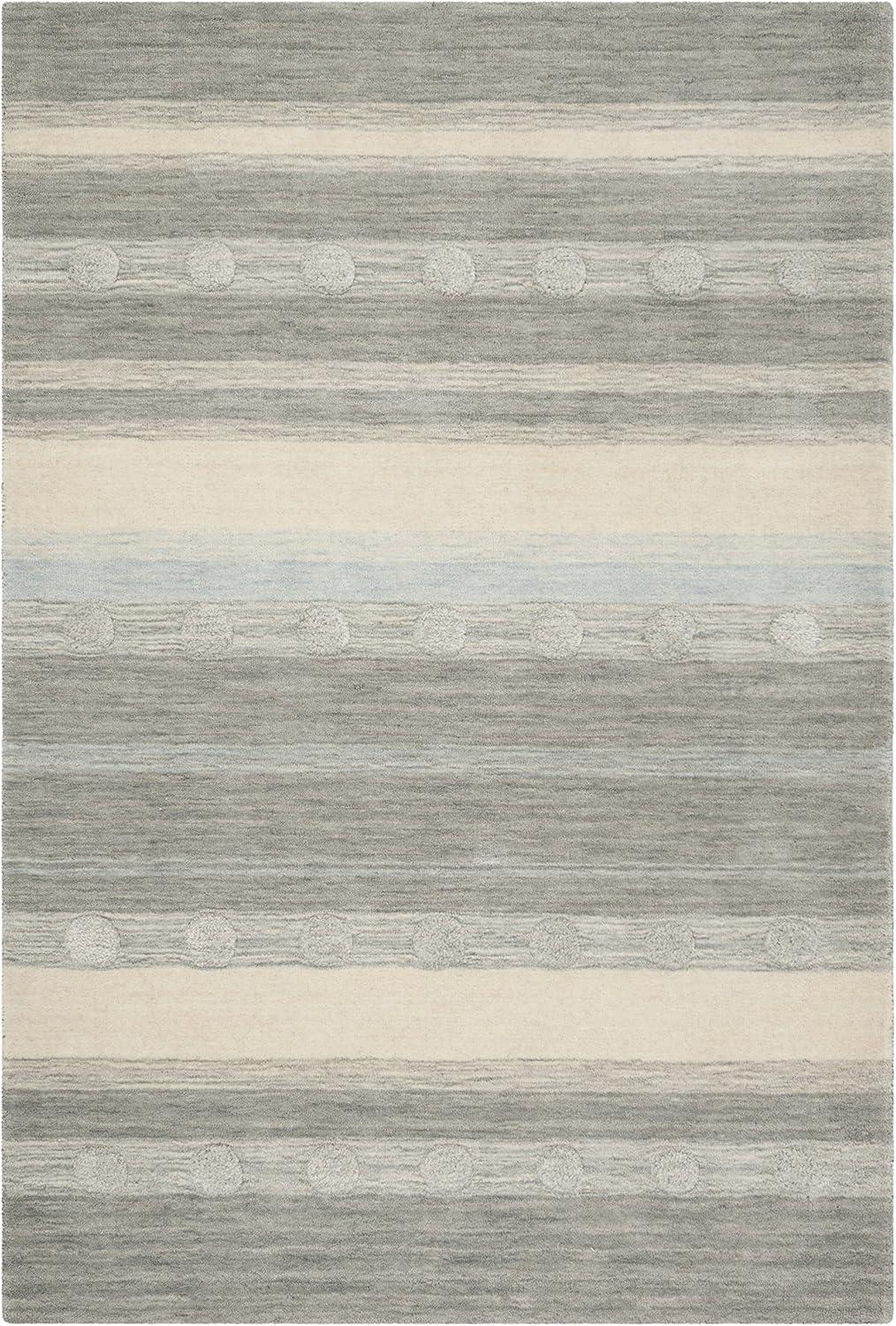 Safavieh Kids 8' x 10' Hand Loomed Wool Rug in Gray and Ivory