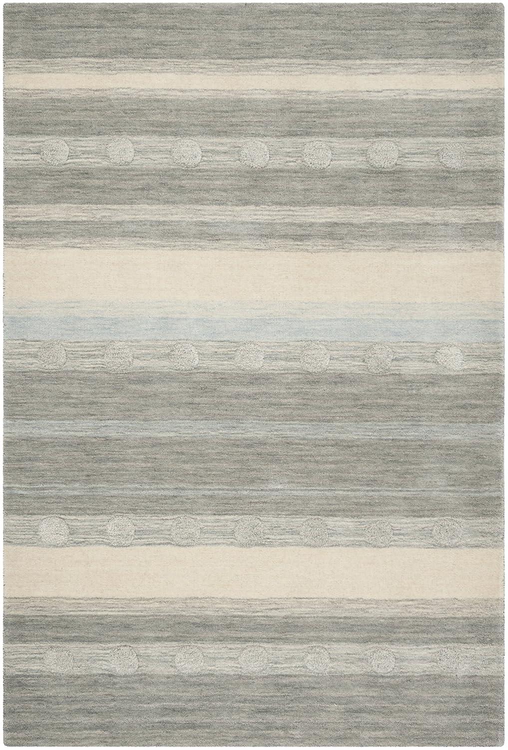 Safavieh Kids 8' x 10' Hand Loomed Wool Rug in Gray and Ivory
