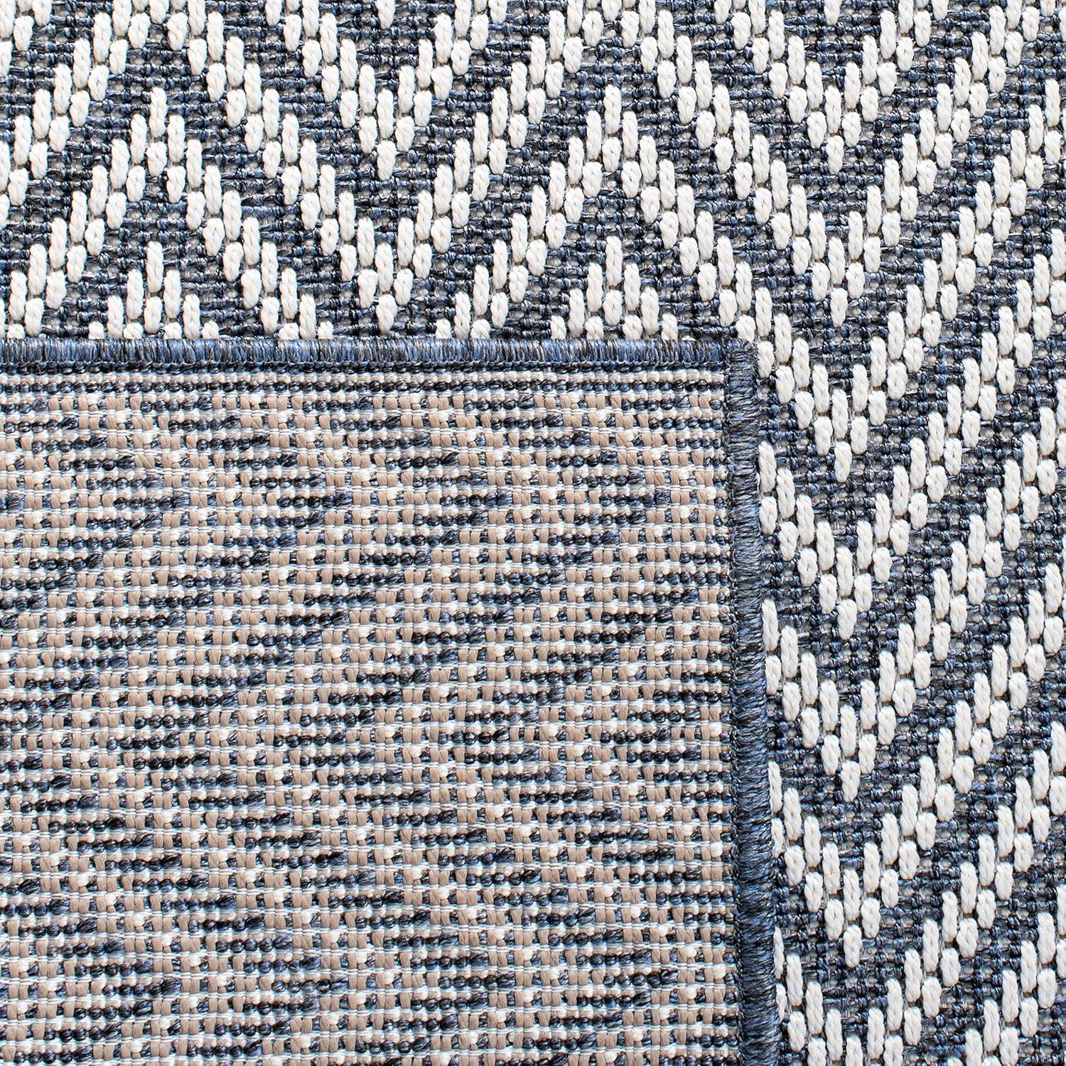 Bermuda BMU812 Power Loomed Indoor/Outdoor Area Rug - Blue/Creme - 4'x6' - Safavieh.