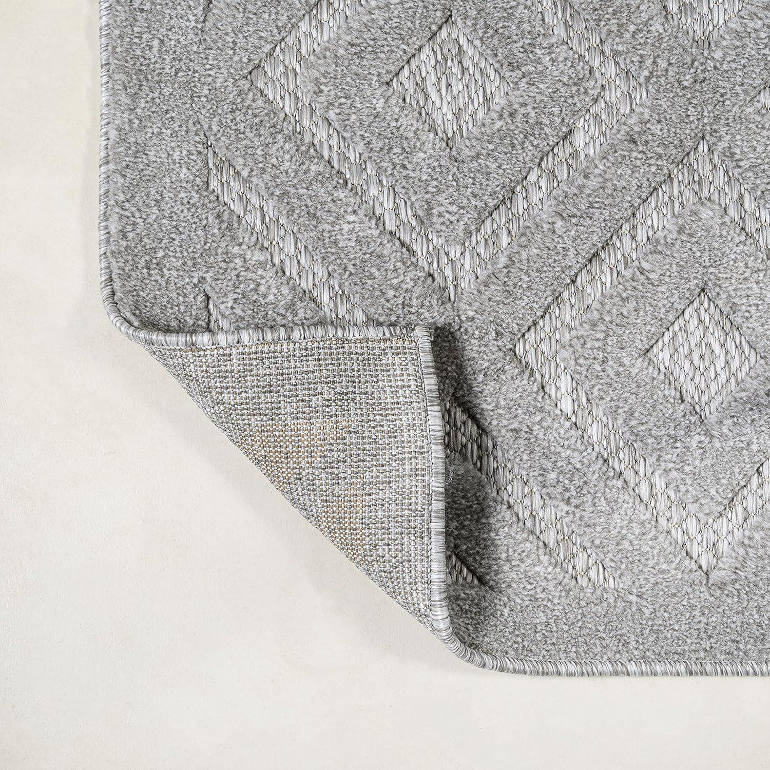 3'x5' Portmany Neutral Diamond Trellis Indoor/Outdoor Area Rug, Light Gray - JONATHAN Y