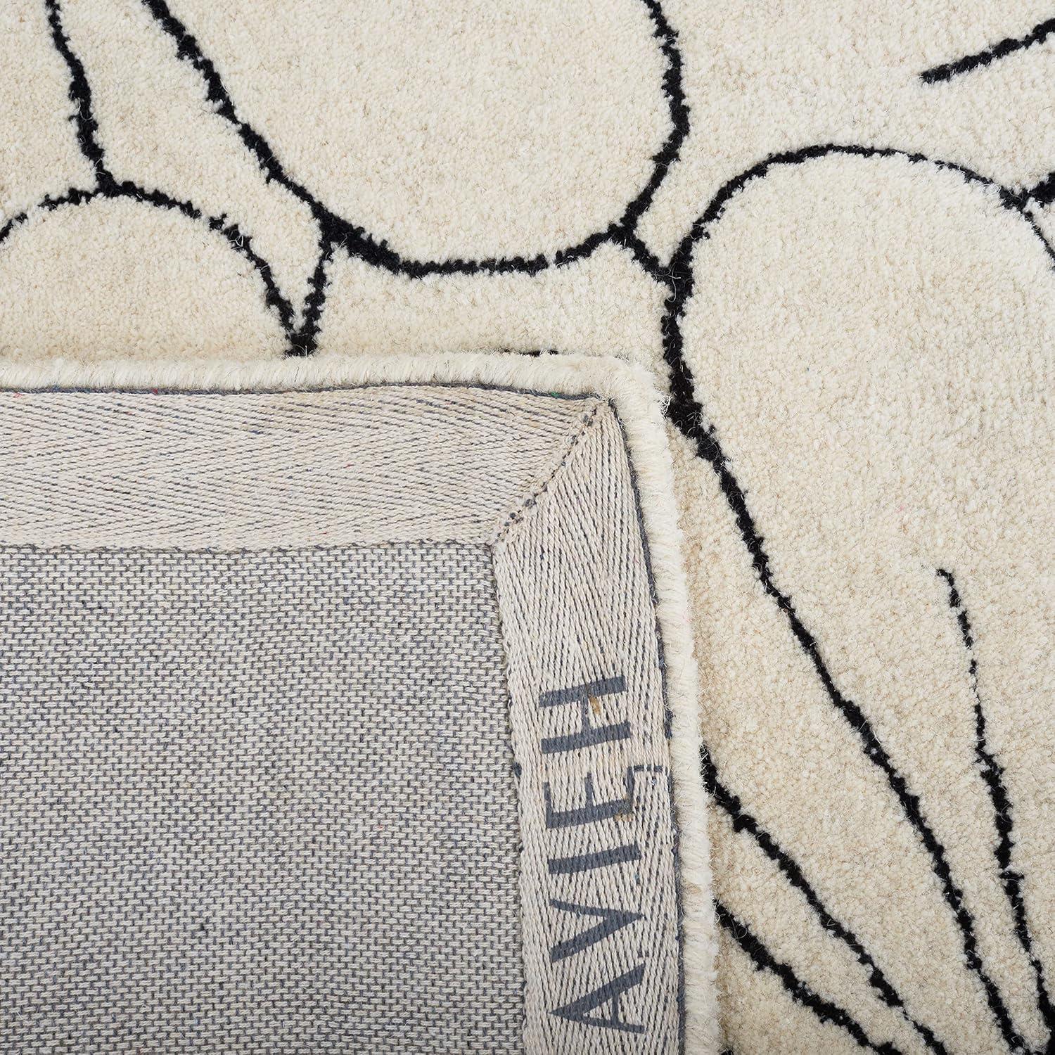 SAFAVIEH Soho Megan Floral Wool Area Rug, Ivory/Black, 2' x 3'