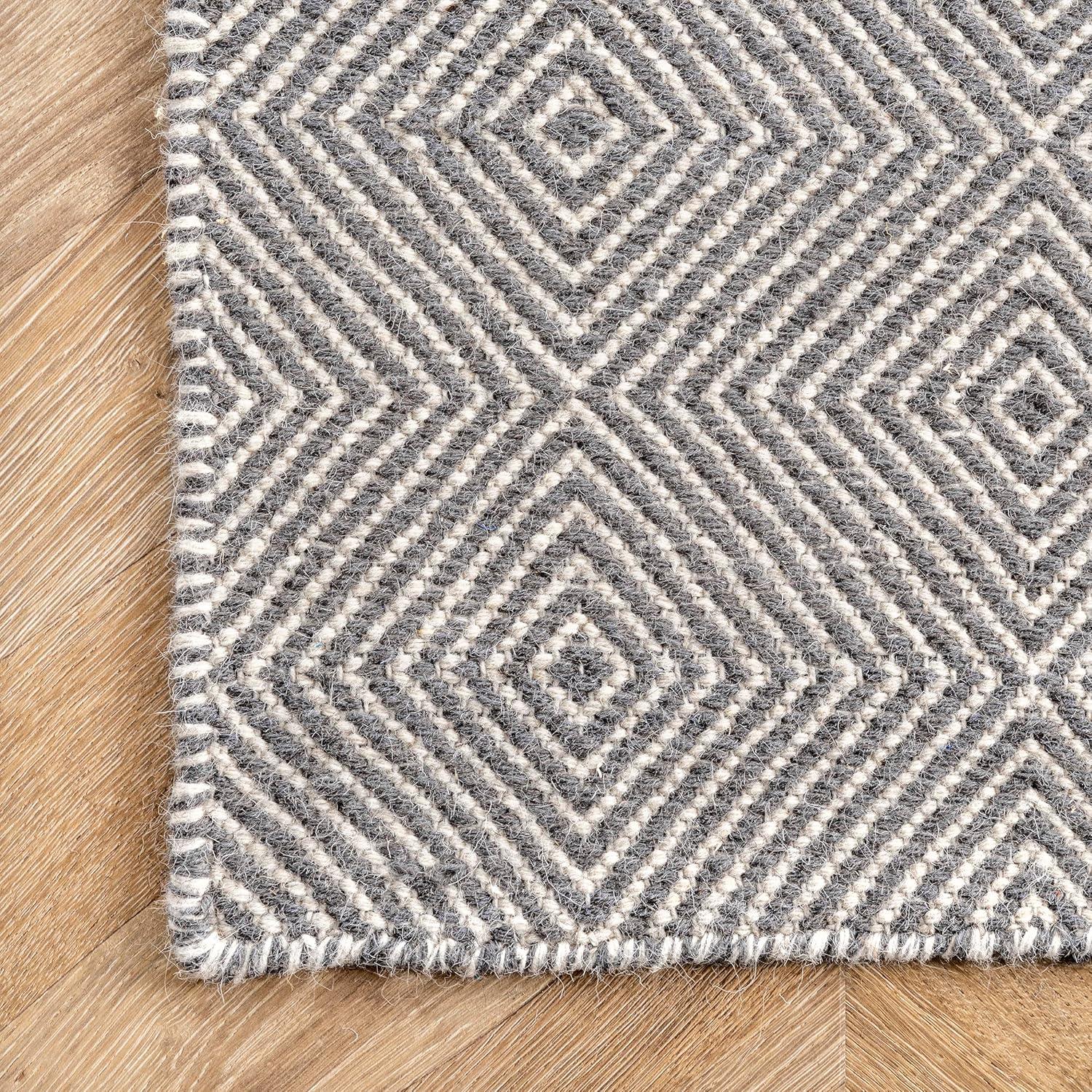 Gray Geometric Handmade Wool Tufted Rug, 5x8 Feet