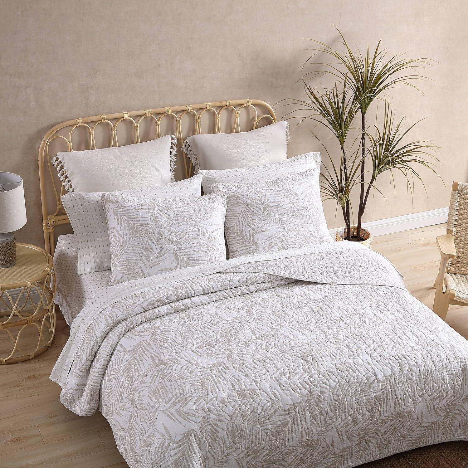 Cozy Retreat Twin-Sized Beige Cotton Reversible Quilt Set