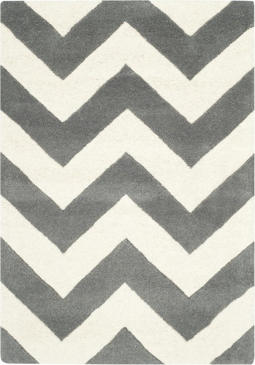 Handmade Gray Chevron Wool 6' x 9' Area Rug