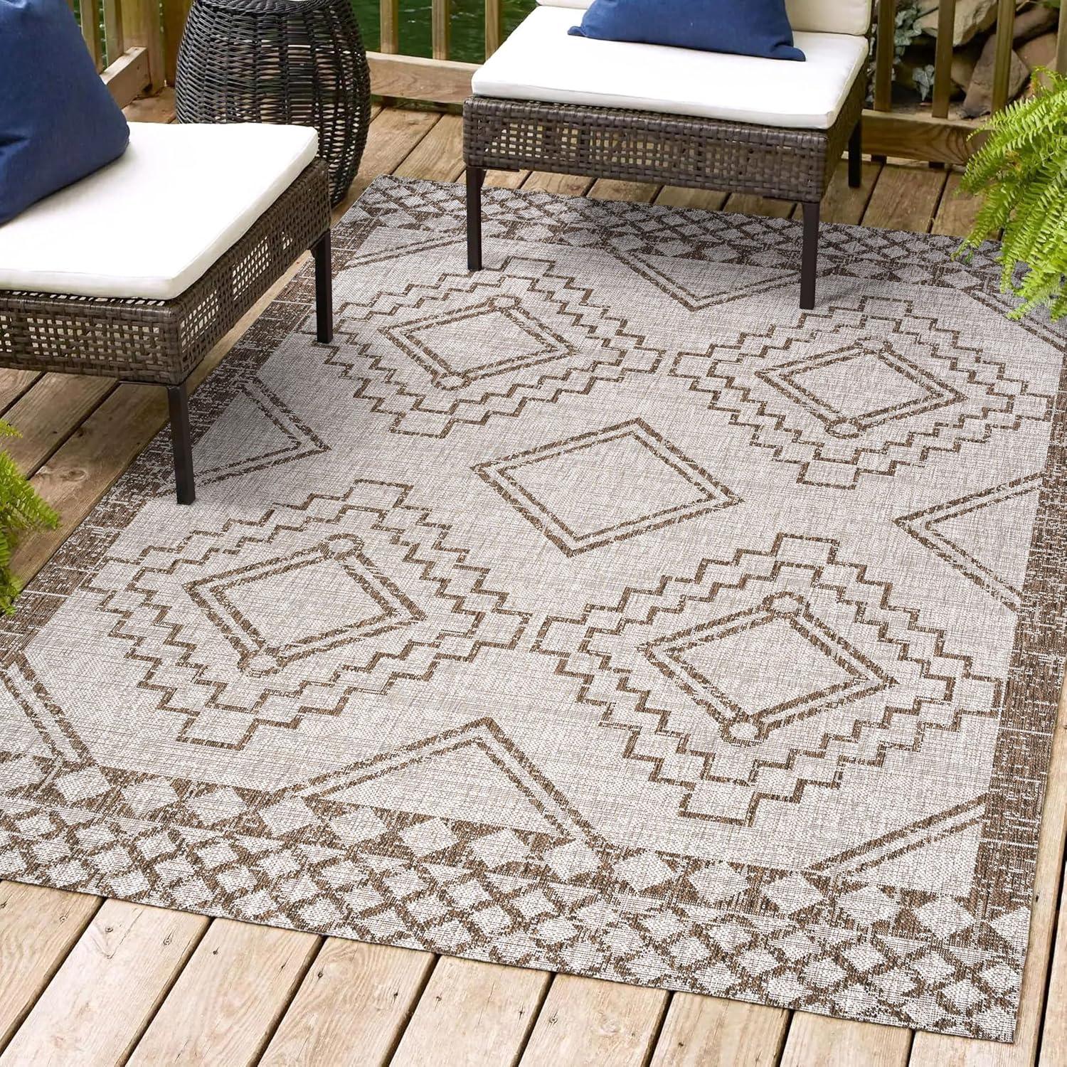 Marokko Diamond  Medallion Indoor/Outdoor Area Rug - JONATHAN Y