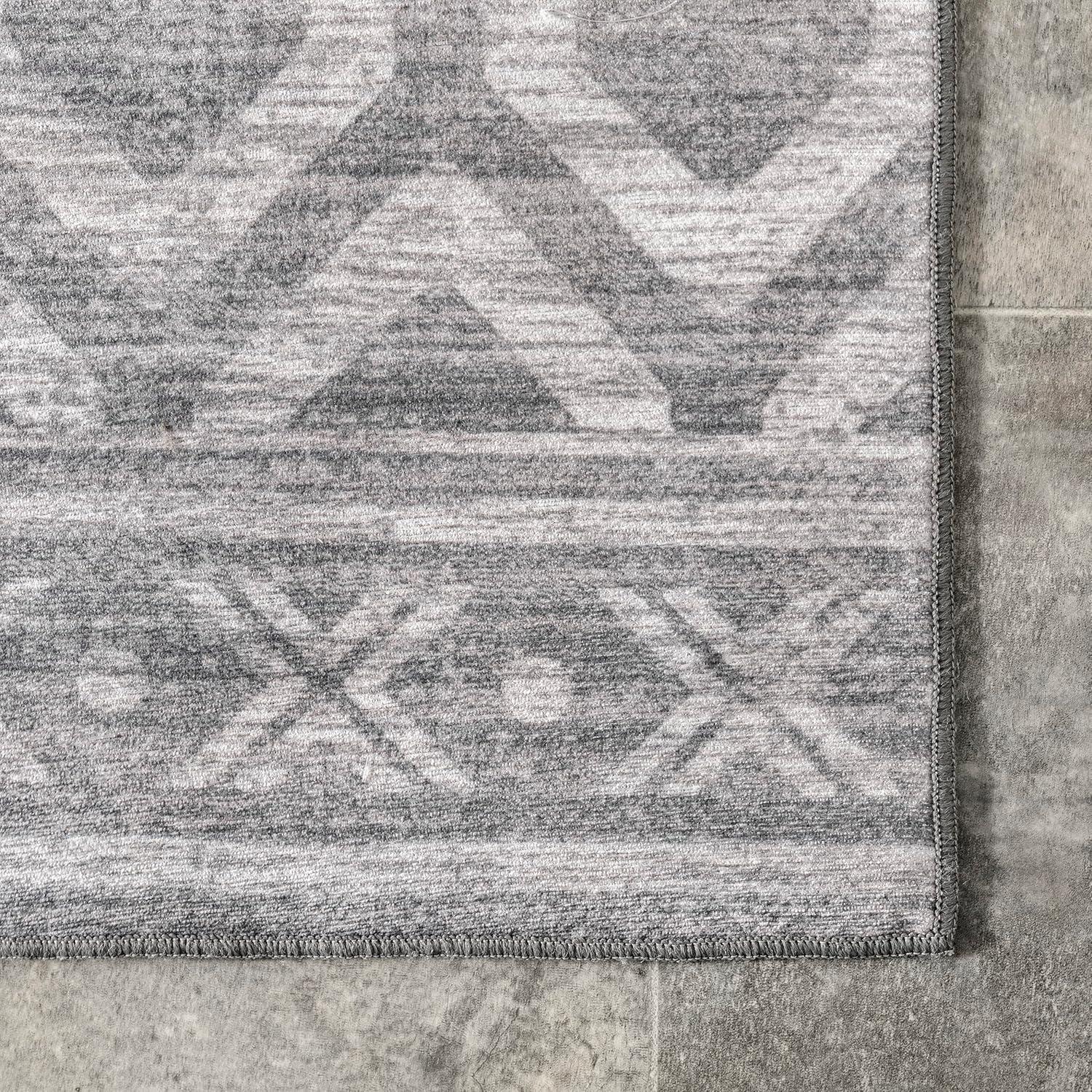 GeoSynth Easy-Care 5'x8' Gray Geometric Synthetic Area Rug