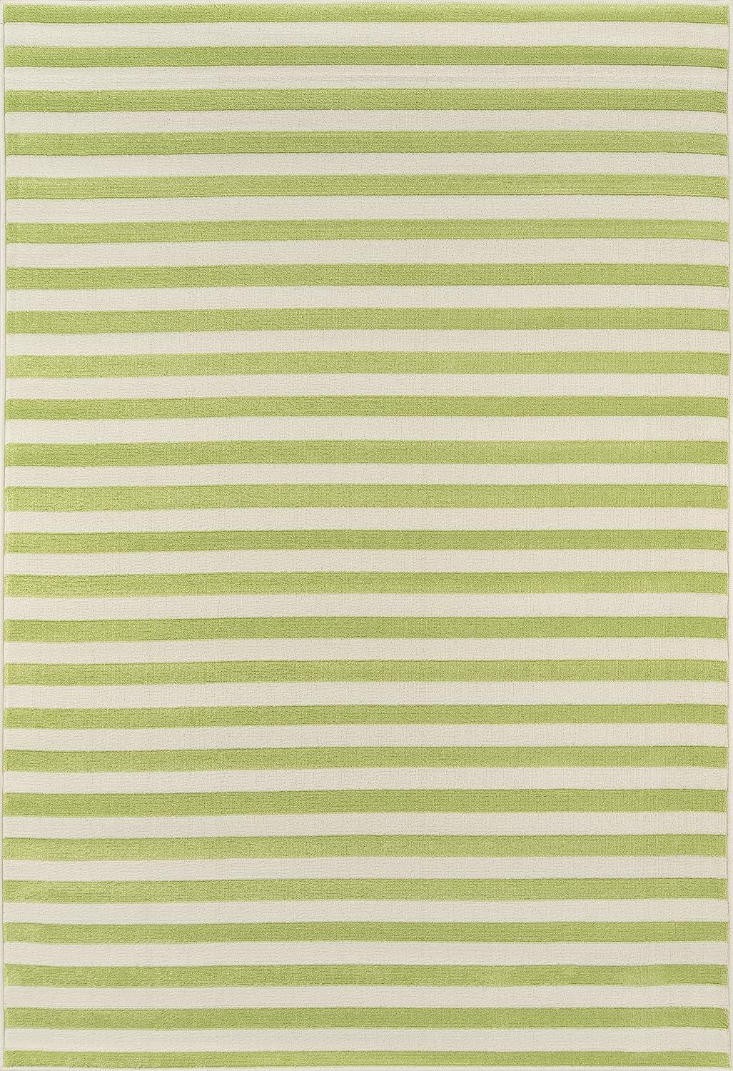 Momeni Baja 6'7" X 9'6" Transitional Rug in Green