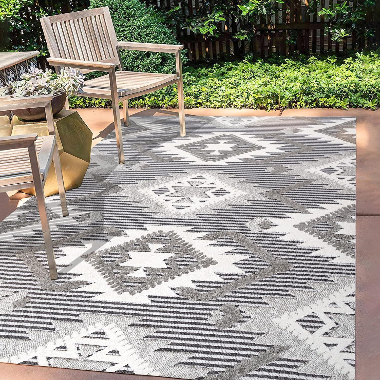 Sumak High-Low Pile Neutral Diamond Kilim Indoor/Outdoor Area Rug - JONATHAN Y