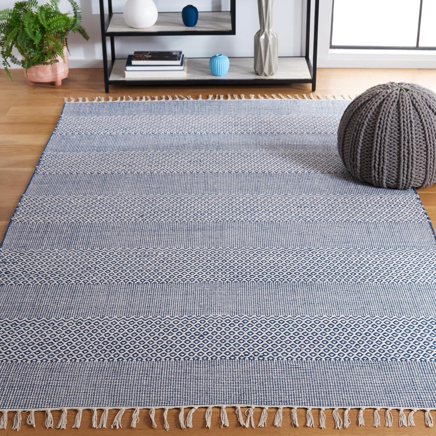 Montauk MTK330 Hand Woven Indoor Accent Rug - Ivory/Navy - 4'x6' - Safavieh