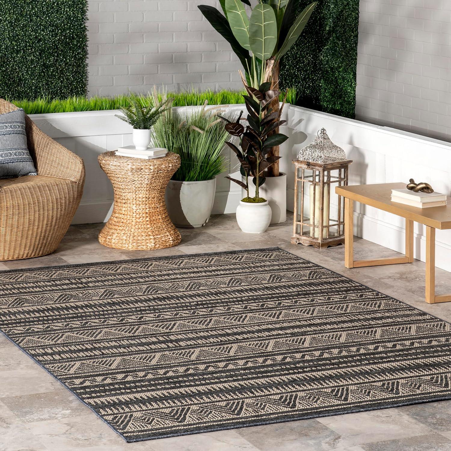 Nuloom Maia Striped Indoor/Outdoor Area Rug