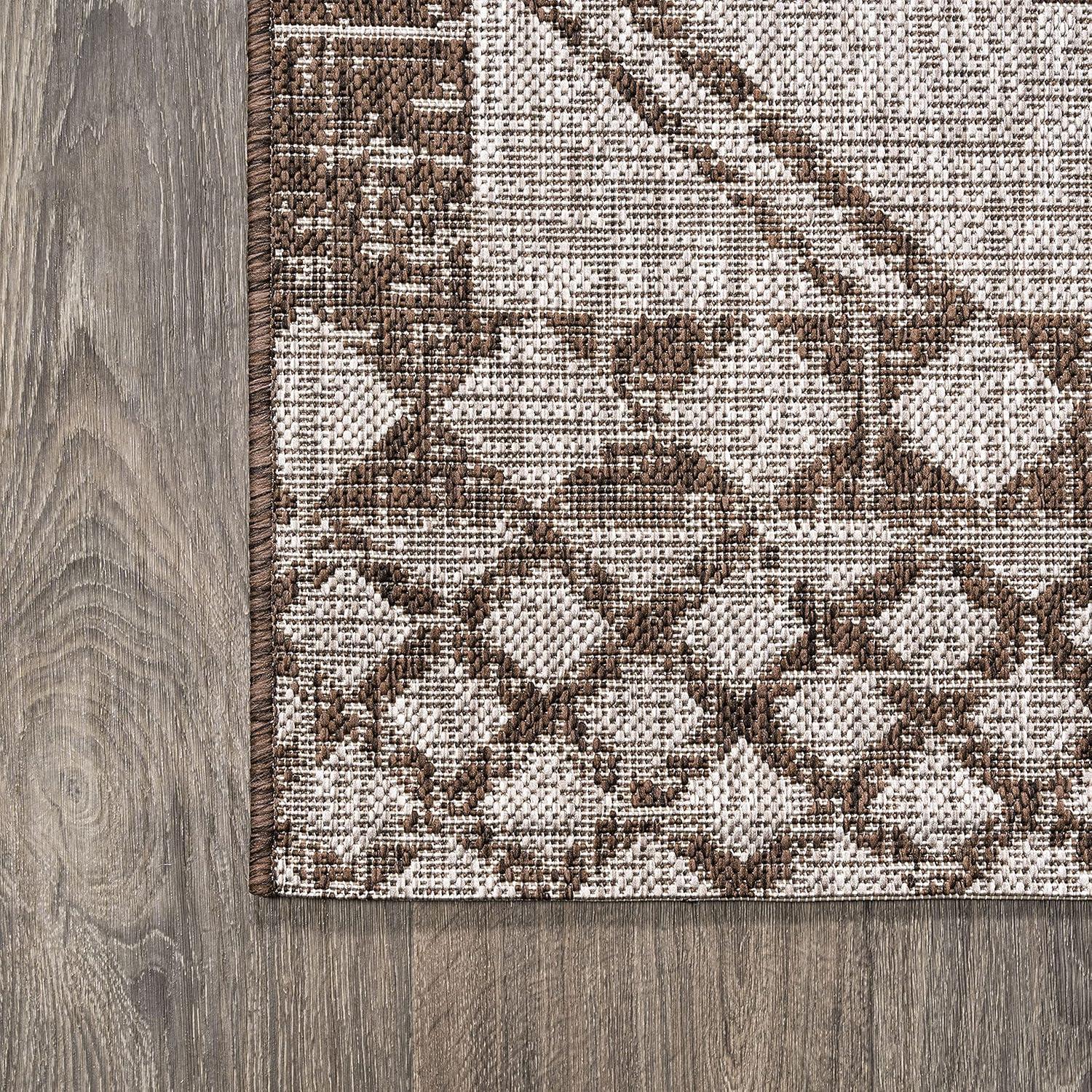 Marokko Diamond  Medallion Indoor/Outdoor Area Rug - JONATHAN Y