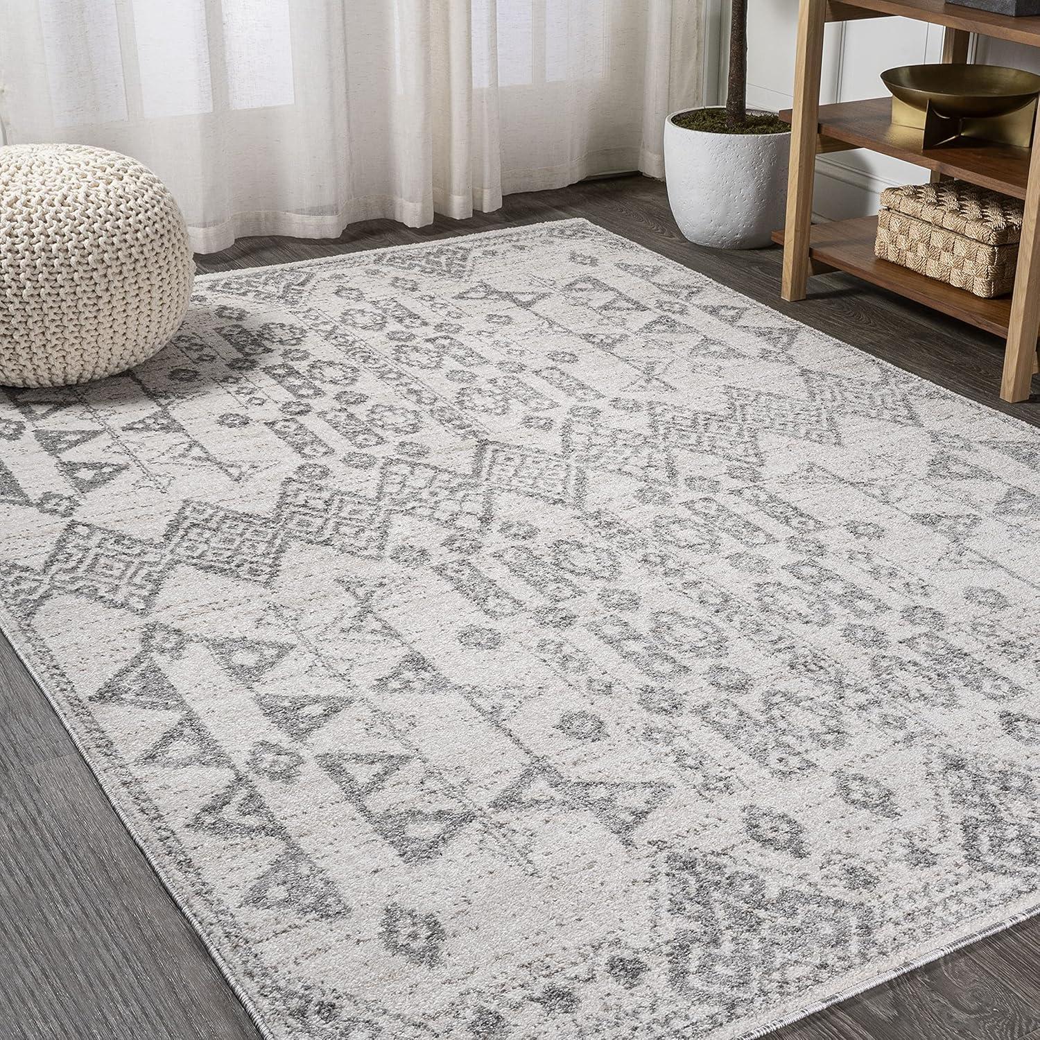 3'x5' Idris  Diamond Geometric Area Rug, Gray/Beige - JONATHAN Y