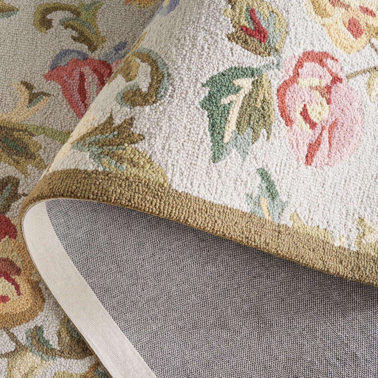 Handmade Ivory and Sage Floral Wool Rectangular Rug