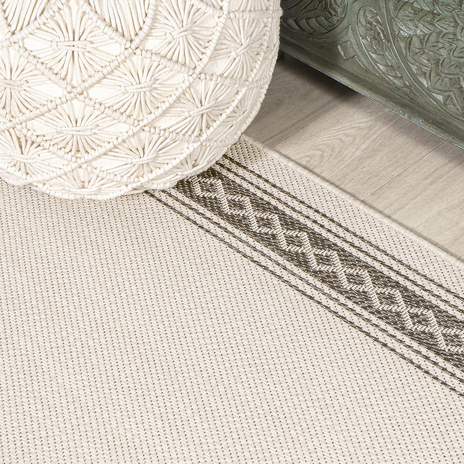 Lucia Classic Diamond Border Indoor/Outdoor Area Rug - JONATHAN Y