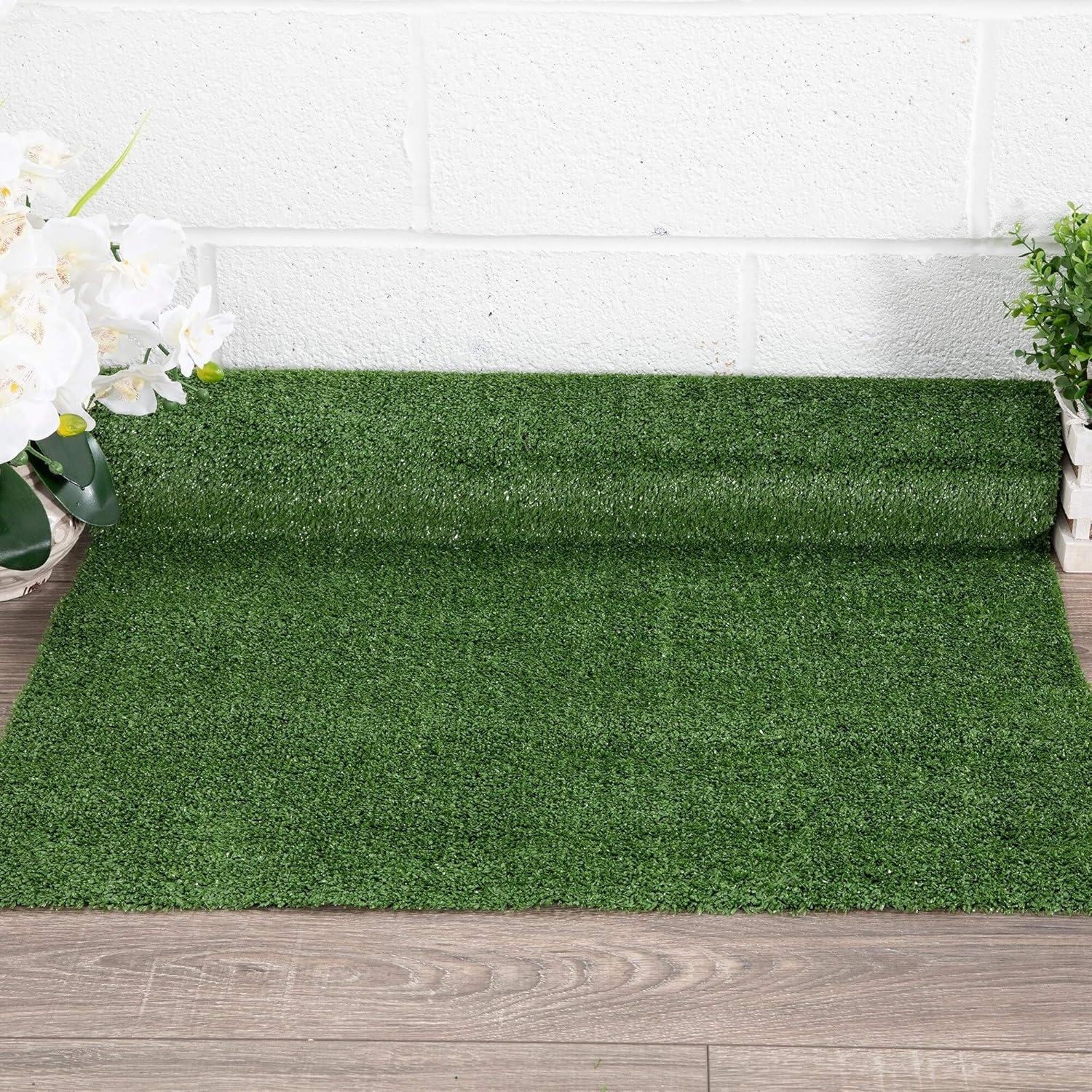 Grass Waterproof Indoor/Outdoor Artificial Grass Turf Rugs and Rolls Customized Size For Balcony, Patios