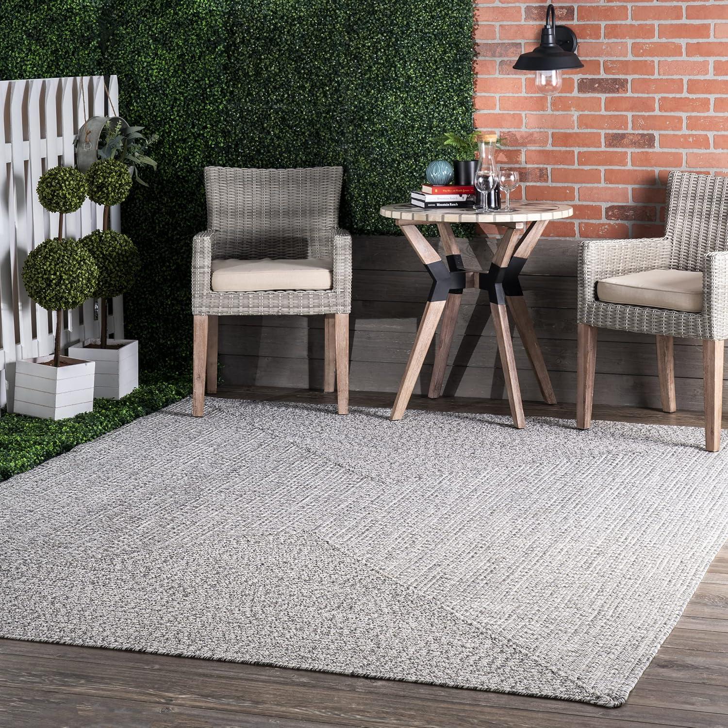 nuLOOM Wynn Braided Indoor/Outdoor Area Rug, 6' Square, Salt and Pepper