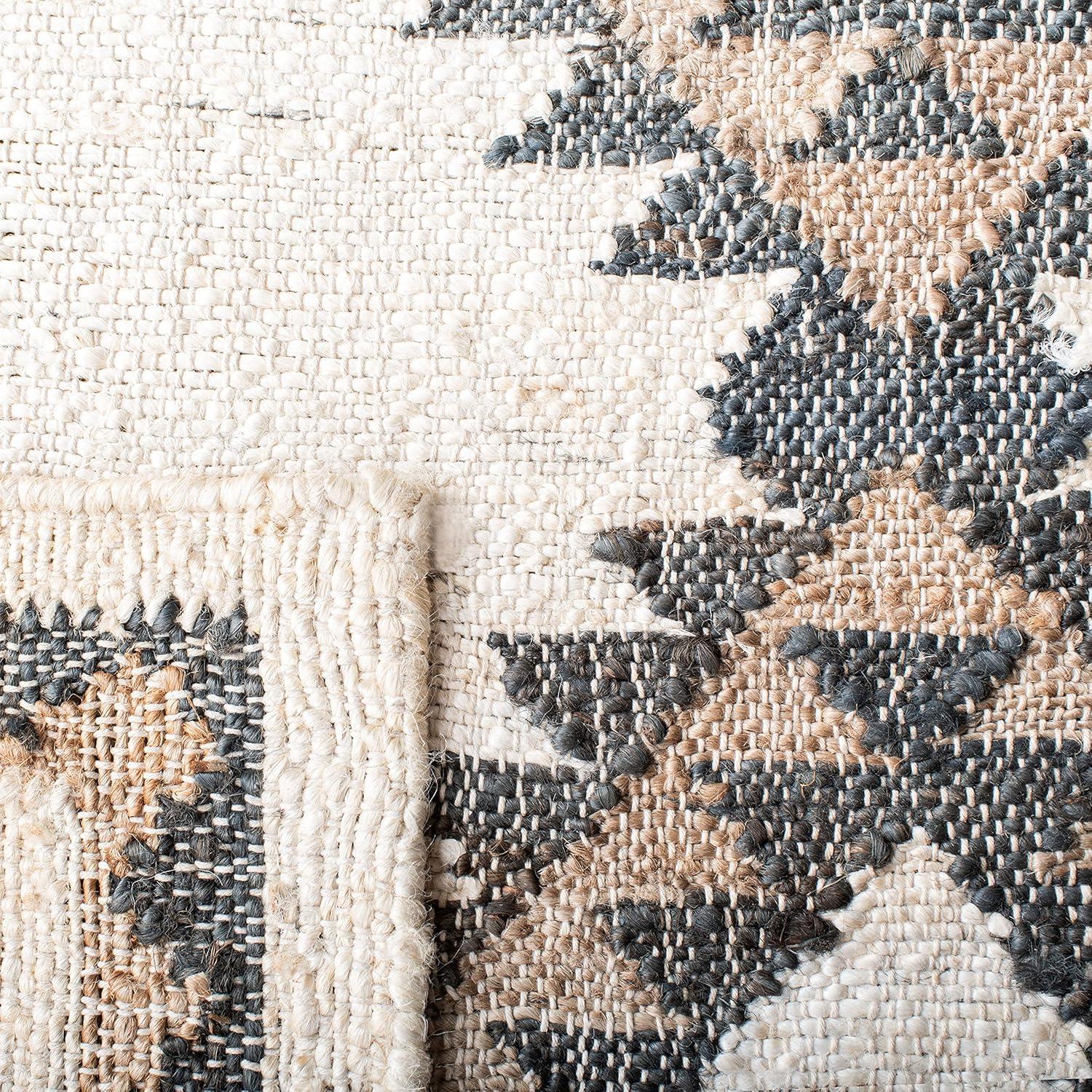 Kilim KLM761 Hand Woven Area Rug - Ivory/Black - 4'x6' - Safavieh.