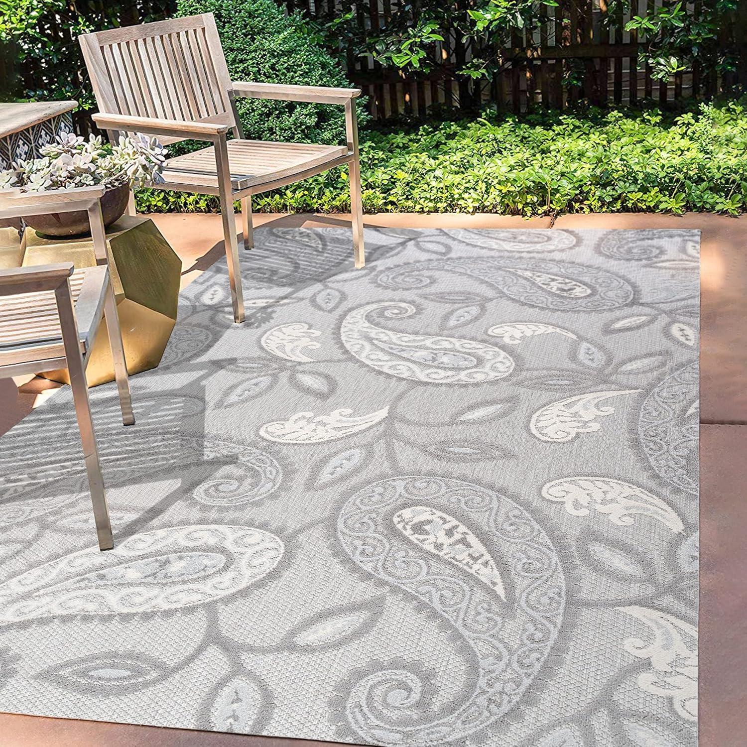 4'x6' Julien Paisley High-Low Indoor/Outdoor Area Rug, Light Gray - JONATHAN Y