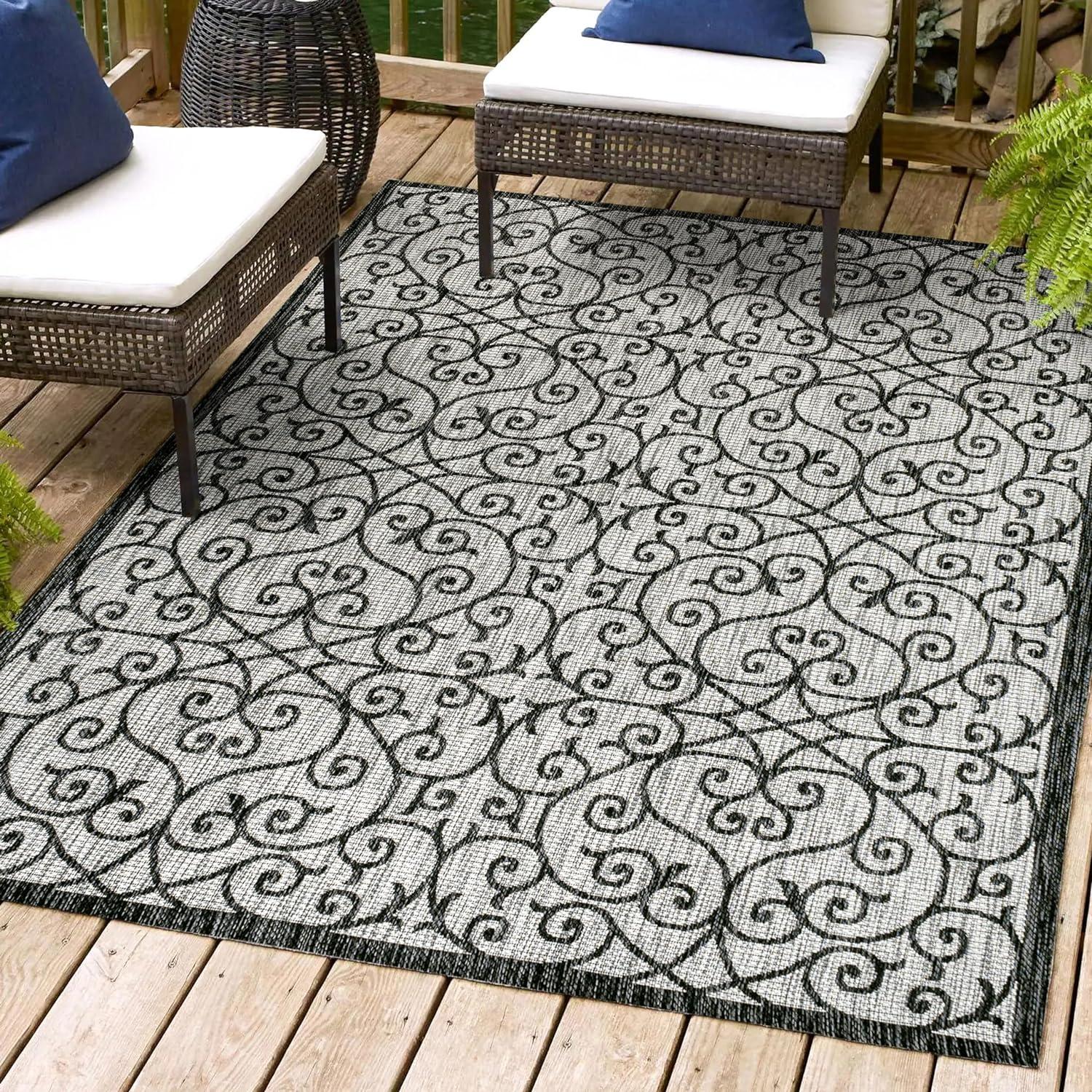 Madrid Vintage 5' x 7' Black Synthetic Flatweave Indoor/Outdoor Rug