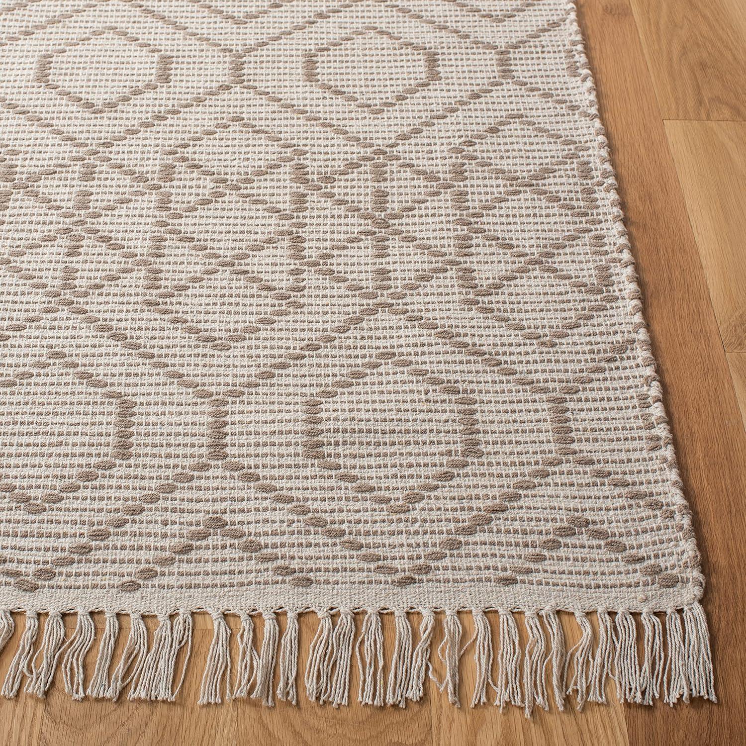 Montauk MTK652 Hand Loomed Indoor Rug - Safavieh