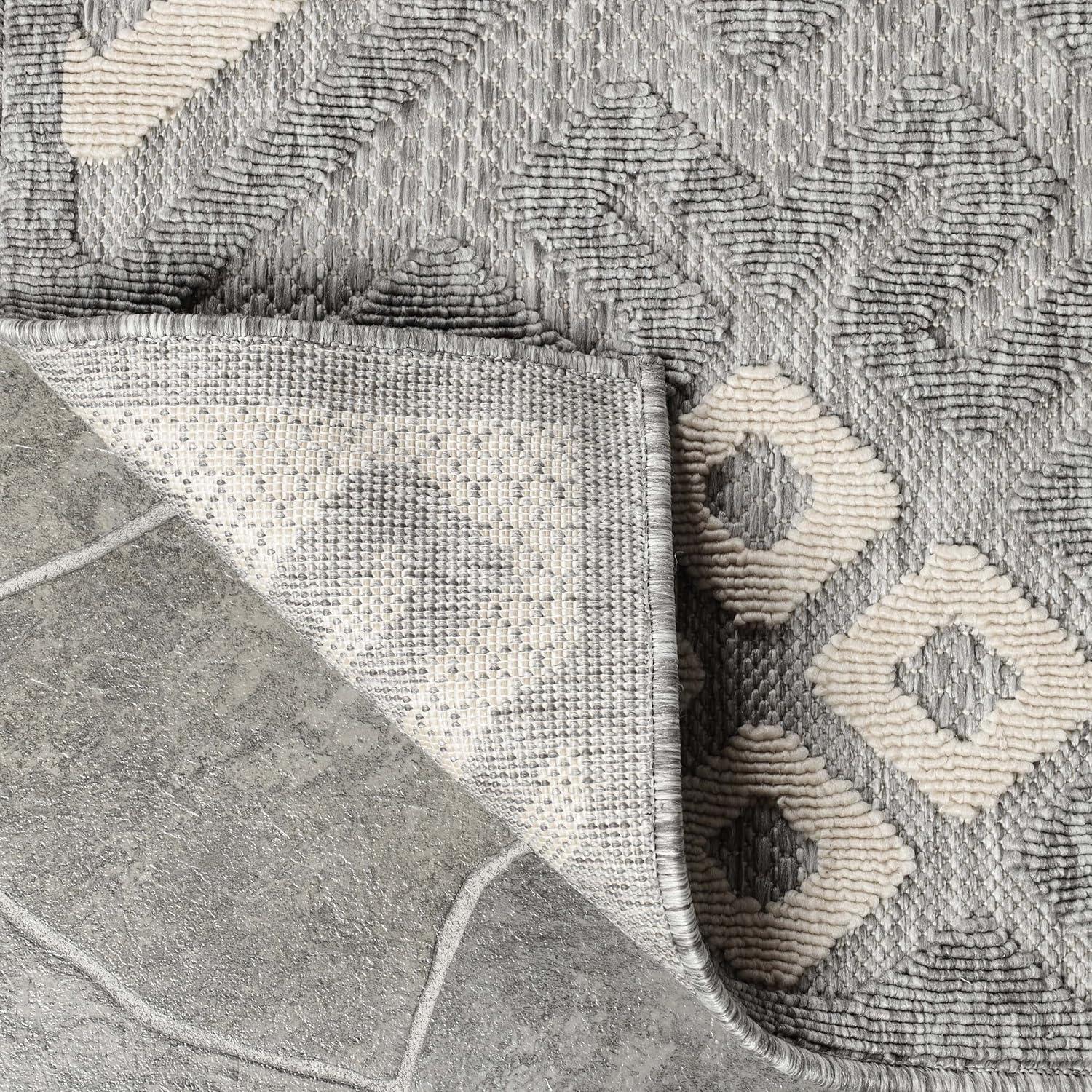Modern Diamonds Geometric Indoor/Outdoor Area Rug, Gray, 5' 2" x 7' 2"