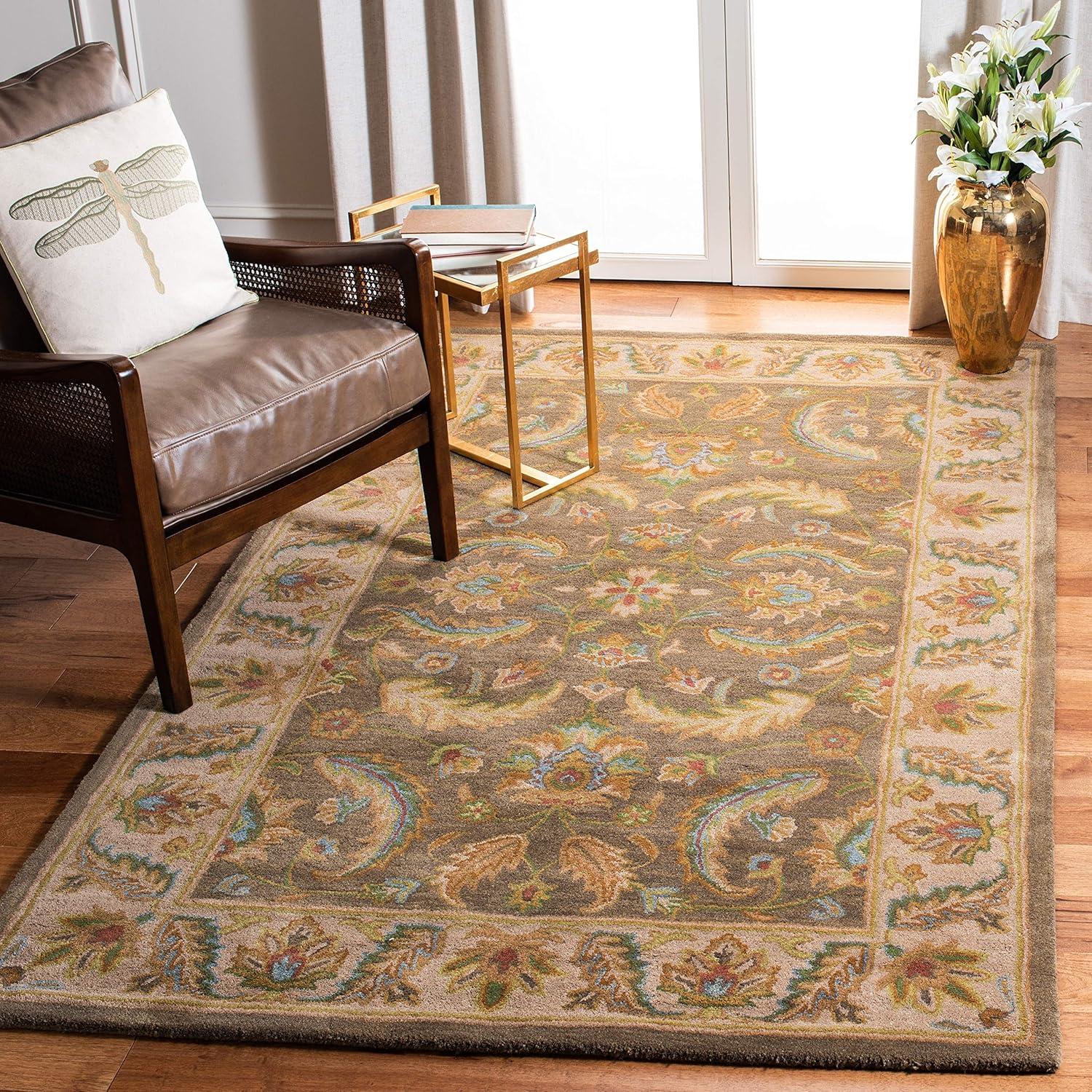 SAFAVIEH Heritage Wight Traditional Wool Area Rug, Green/Beige, 7'6" x 9'6"
