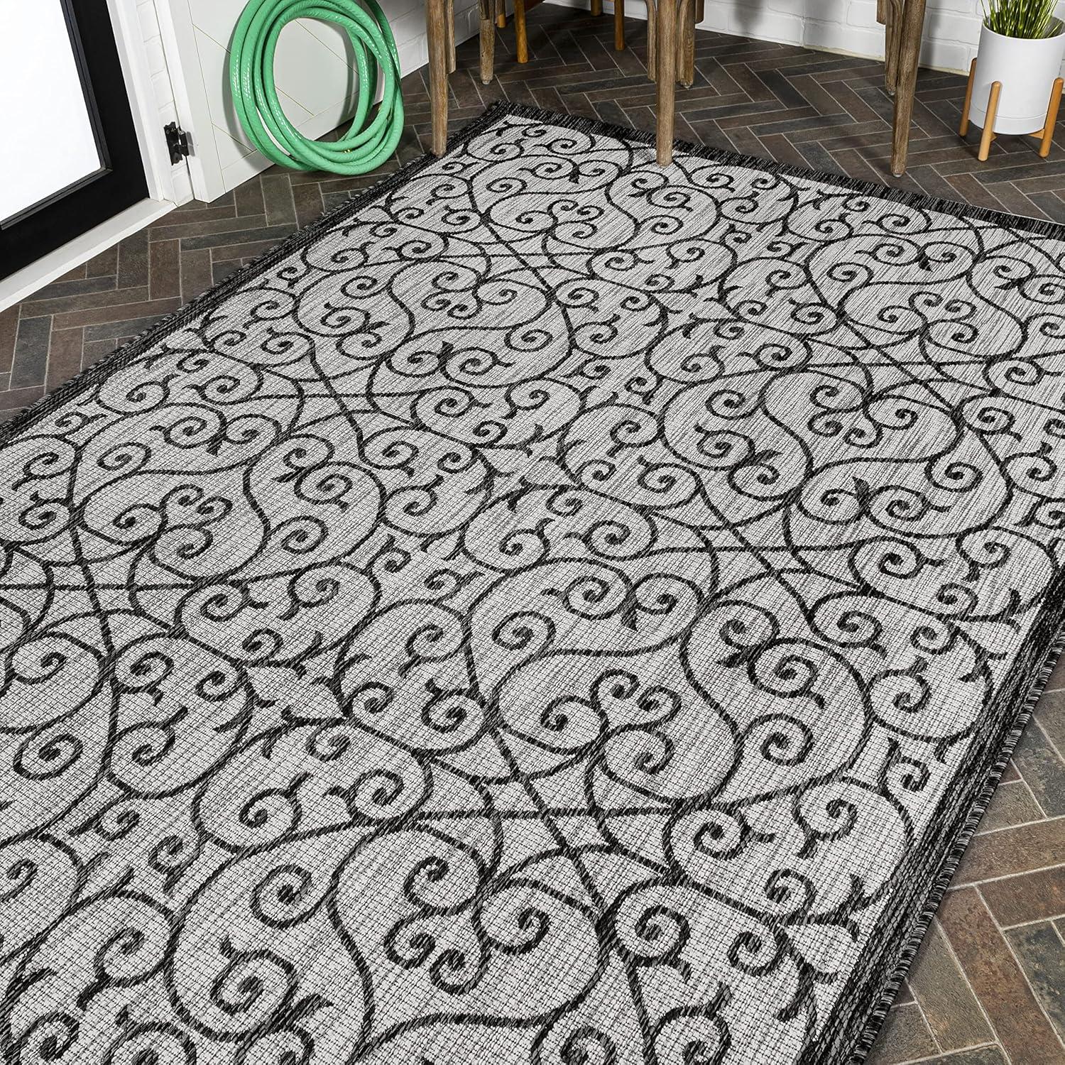 Madrid Vintage 5' x 7' Black Synthetic Flatweave Indoor/Outdoor Rug