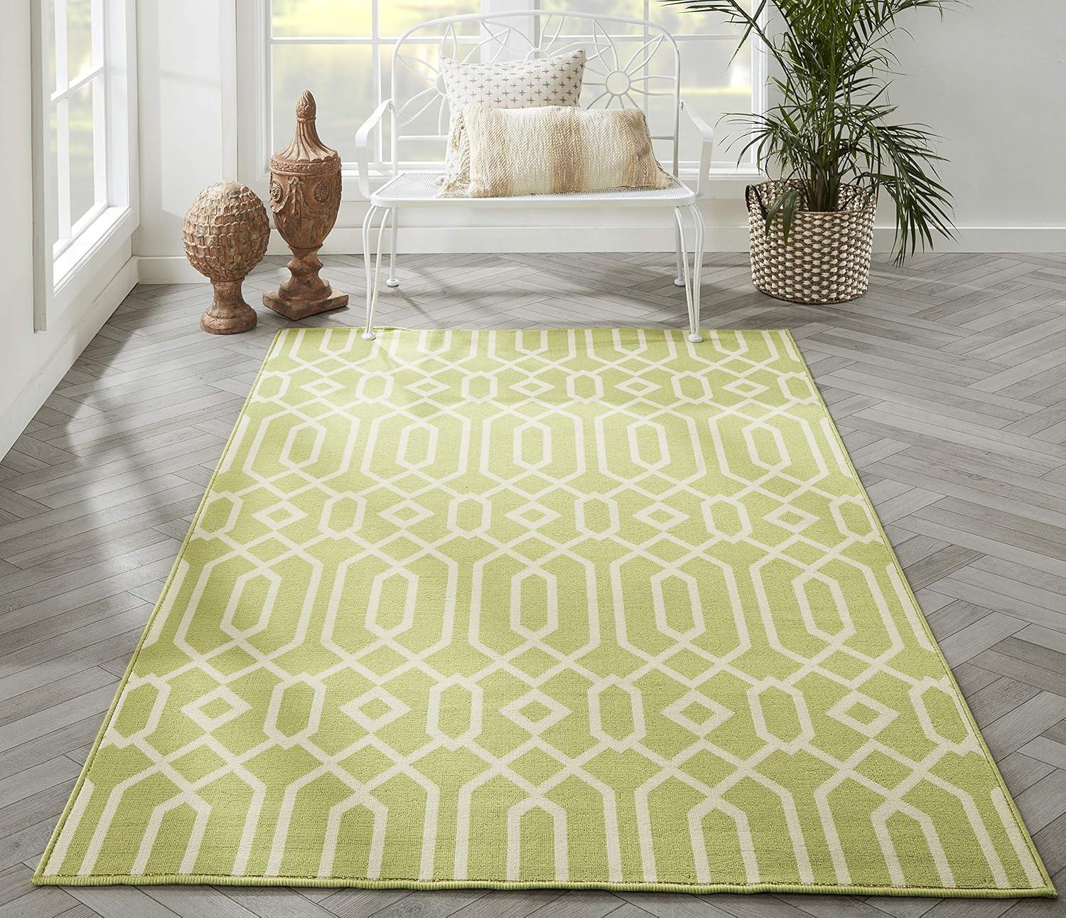 Green and White Rectangular Synthetic Indoor/Outdoor Rug