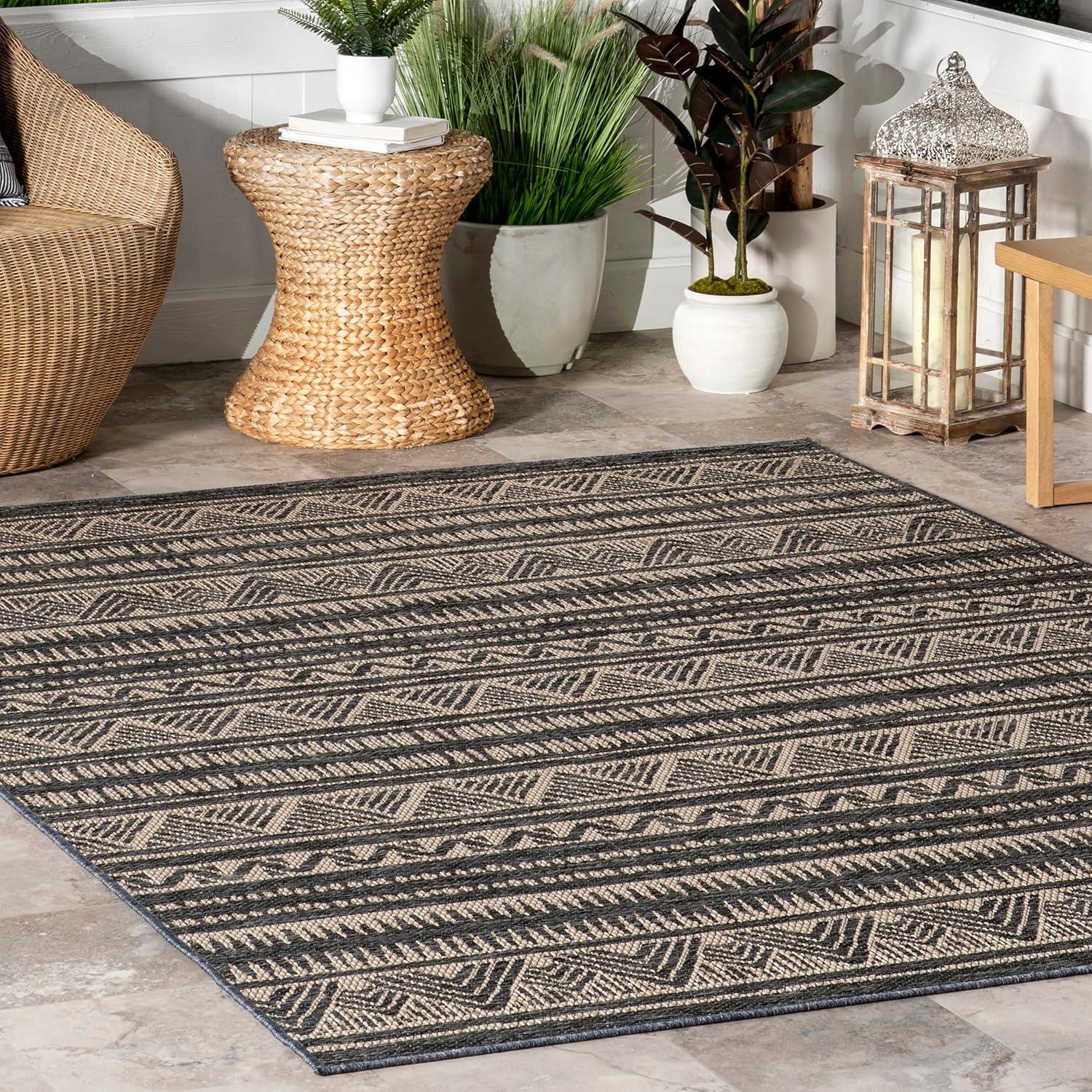 Nuloom Maia Striped Indoor/Outdoor Area Rug