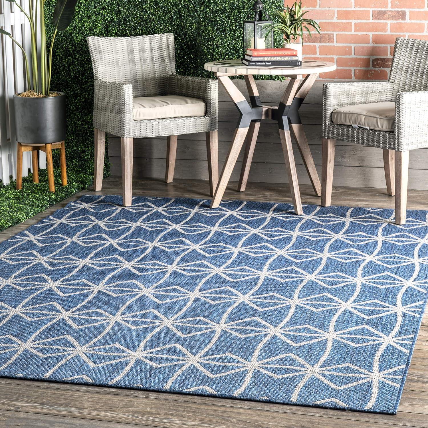 Modern Geometric Trellis 4' x 6' Blue Synthetic Area Rug