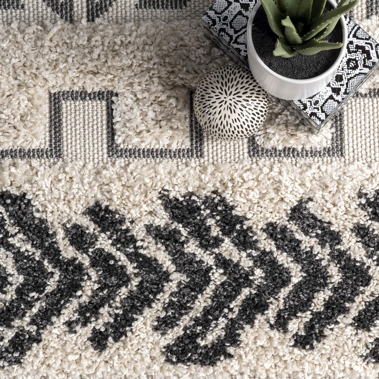 Nuloom Zuri Shaggy Banded Indoor Area Rug