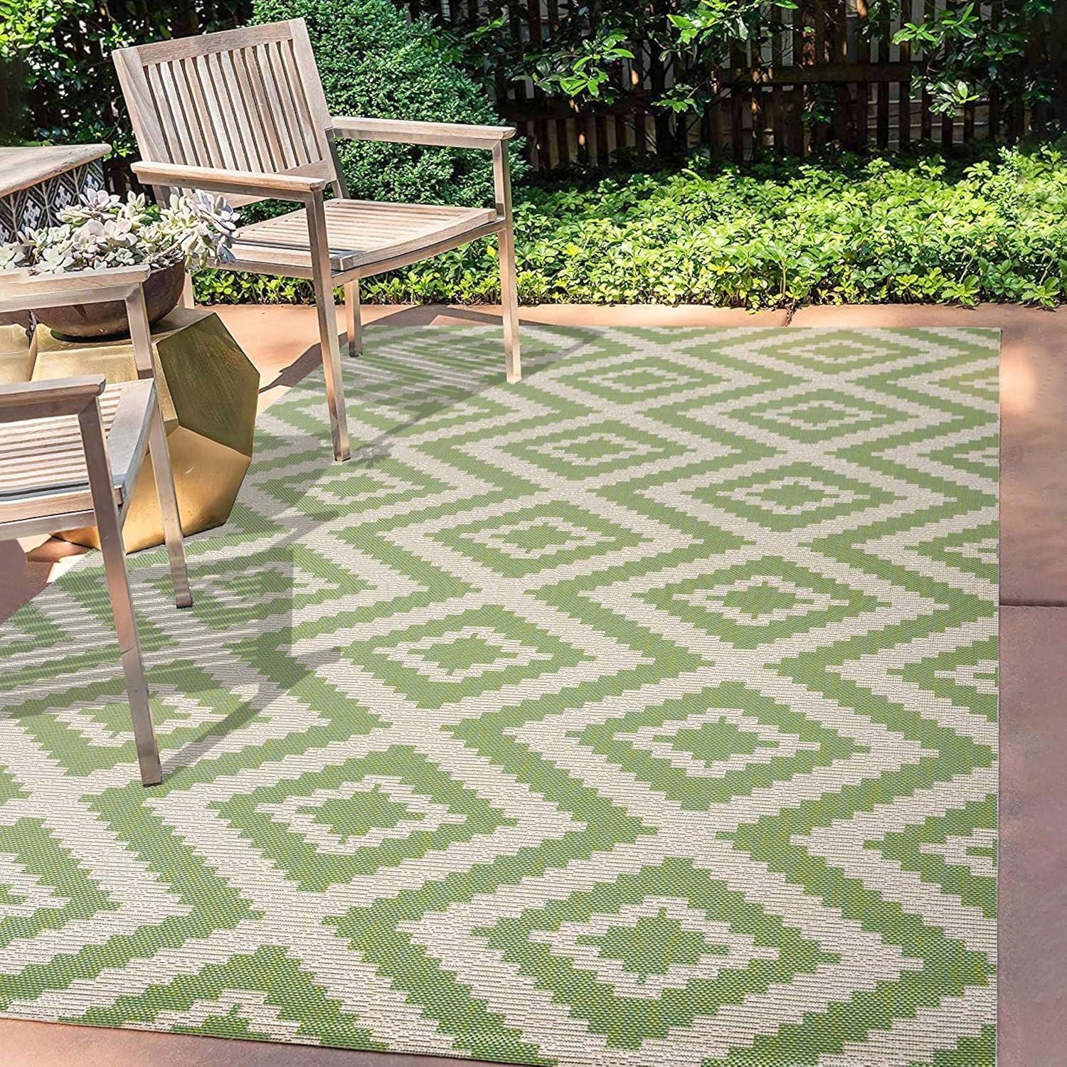 4'x6' Sintra Diamond Indoor/Outdoor Area Rug, Green/Cream - JONATHAN Y