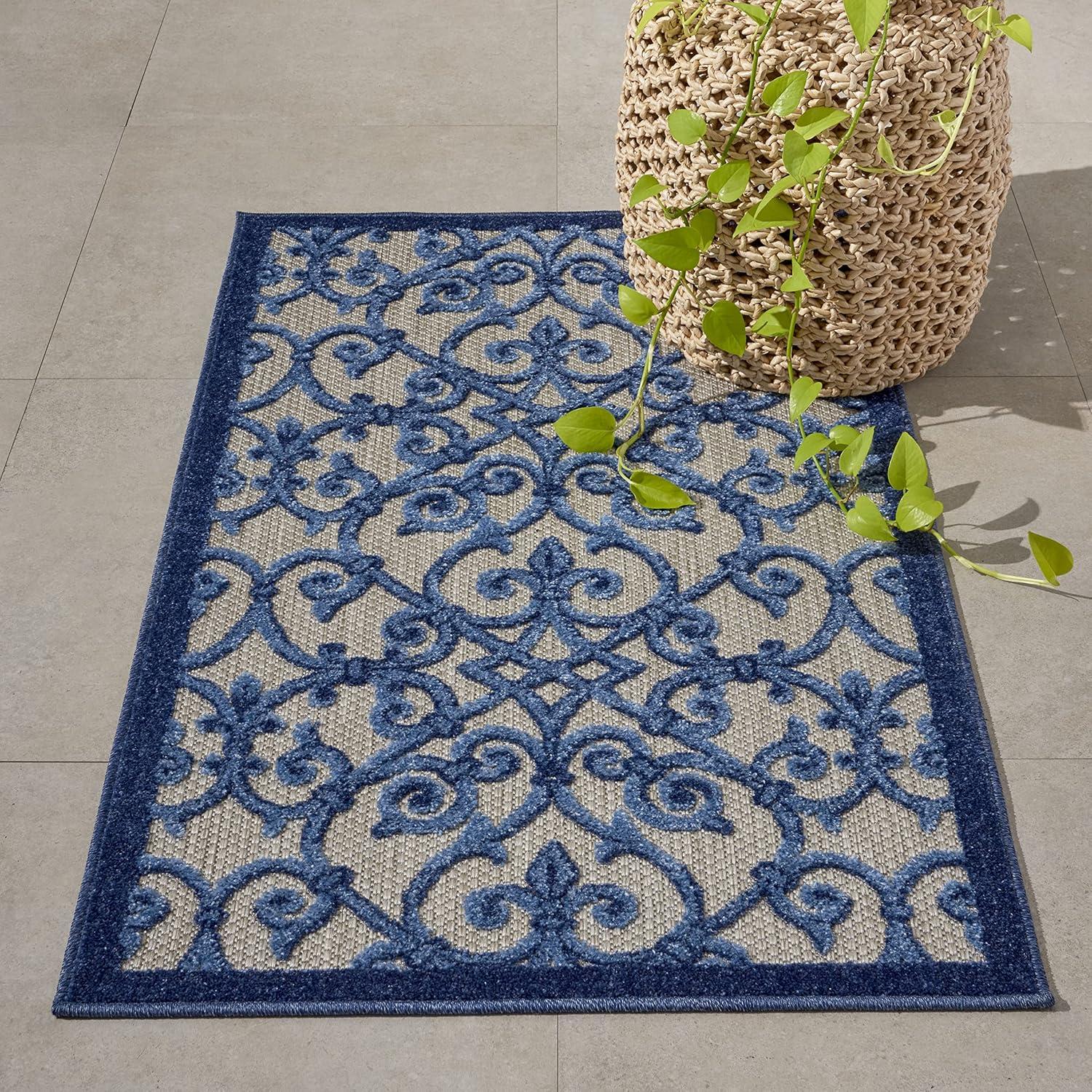 Aloha Grey/Blue Floral Indoor/Outdoor 2'8" x 4' Area Rug